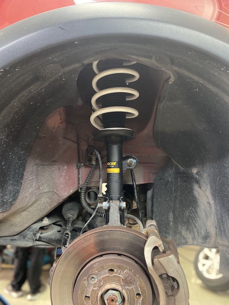 MG 3 | โช้ค Monroe OE Spectrum + สปริง YSS Comfort | อัปเกรดความนุ่มสบาย ลดอาการดีด - ยางเจริญรุ่งเรือง นนทบุรี MG 3 คันนี้...จบปัญหารถกระด้าง! อัปเกรดความสบายขั้นสุด! ใครใช้ MG 3 แล้วรู้สึกว่าช่วงล่างยัง แข็งกระด้าง, ดีด หรือต้องการความนุ่มนวลที่มากกว่าเดิม... ถึงเวลาเปลี่ยนชุดอัปเกรดที่มอบความสบายสไตล์รถยุโรปแล้วครับ! เราจัดชุดอัปเกรดที่สมบูรณ์แบบเพื่อความสบายสูงสุด! โช้คอัพ Monroe OE Spectrum: คืนความ นุ่มนวล สบายสไตล์รถยุโรป ด้วยเทคโนโลยี ICV ช่วยลดเสียงและแรงสั่นสะเทือน สปริง YSS Comfort: สปริงคุณภาพสูงที่ออกแบบมาเพื่อ เพิ่มความนุ่ม และลดอาการดีดของรถได้อย่างชัดเจน จบครบในที่เดียว: ติดตั้งโดยทีมช่างผู้เชี่ยวชาญ พร้อมบริการ ตั้งศูนย์ (Hunter) ที่แม่นยำ สิ่งที่จะได้รับหลังจากติดตั้ง: ความนุ่มนวลระดับพรีเมียม: ฟีลลิ่งการขับขี่ที่นุ่มสบายและยืดหยุ่นสูง ไร้กังวลเรื่องความกระด้าง: ลดอาการดีดและโคลงเคลงของรถเล็ก ความมั่นคงที่เพิ่มขึ้น: รถทรงตัวได้นิ่งขึ้น เข้าโค้งมั่นใจ เหมาะสำหรับใคร? เจ้าของ MG 3 ที่เน้น ความสบายสูงสุด ในการขับขี่ประจำวัน ผู้ที่ต้องการอัปเกรดช่วงล่างให้มีความมั่นคง ปลอดภัย และนุ่มนวลยิ่งขึ้น เปลี่ยนรถคุณให้ขับขี่สบายและปลอดภัยกว่าเดิม! ชุดนี้คือคำตอบที่ลงตัวครับ สอบถามข้อมูลเพิ่มเติม หรือนัดหมายเข้ารับบริการ ️ : 08-6569-1915 ️ : 08-6544-5963 Line id : @88rw Location : https://goo.gl/maps/HrNUAZXPN94KvxZ98 Facebook : https://www.facebook.com/88rwtire #MG #MG3 #Monroe #OESpectrum #YSS #YSSComfort #โช้คอัพ #ช่วงล่าง #ยางเจริญรุ่งเรือง #นนทบุรี #งามวงศ์วาน #ตั้งศูนย์ #อะไหล่ช่วงล่าง MG 3 | โช้ค Monroe OE Spectrum + สปริง YSS Comfort | อัปเกรดความนุ่มสบาย ลดอาการดีด - ยางเจริญรุ่งเรือง นนทบุรี MG 3 คันนี้...จบปัญหารถกระด้าง! อัปเกรดความสบายขั้นสุด! ใครใช้ MG 3 แล้วรู้สึกว่าช่วงล่างยัง แข็งกระด้าง, ดีด หรือต้องการความนุ่มนวลที่มากกว่าเดิม... ถึงเวลาเปลี่ยนชุดอัปเกรดที่มอบความสบายสไตล์รถยุโรปแล้วครับ! เราจัดชุดอัปเกรดที่สมบูรณ์แบบเพื่อความสบายสูงสุด! โช้คอัพ Monroe OE Spectrum: คืนความ นุ่มนวล สบายสไตล์รถยุโรป ด้วยเทคโนโลยี ICV ช่วยลดเสียงและแรงสั่นสะเทือน สปริง YSS Comfort: สปริงคุณภาพสูงที่ออกแบบมาเพื่อ เพิ่มความนุ่ม และลดอาการดีดของรถได้อย่างชัดเจน จบครบในที่เดียว: ติดตั้งโดยทีมช่างผู้เชี่ยวชาญ พร้อมบริการ ตั้งศูนย์ (Hunter) ที่แม่นยำ สิ่งที่จะได้รับหลังจากติดตั้ง: ความนุ่มนวลระดับพรีเมียม: ฟีลลิ่งการขับขี่ที่นุ่มสบายและยืดหยุ่นสูง ไร้กังวลเรื่องความกระด้าง: ลดอาการดีดและโคลงเคลงของรถเล็ก ความมั่นคงที่เพิ่มขึ้น: รถทรงตัวได้นิ่งขึ้น เข้าโค้งมั่นใจ เหมาะสำหรับใคร? เจ้าของ MG 3 ที่เน้น ความสบายสูงสุด ในการขับขี่ประจำวัน ผู้ที่ต้องการอัปเกรดช่วงล่างให้มีความมั่นคง ปลอดภัย และนุ่มนวลยิ่งขึ้น เปลี่ยนรถคุณให้ขับขี่สบายและปลอดภัยกว่าเดิม! ชุดนี้คือคำตอบที่ลงตัวครับ สอบถามข้อมูลเพิ่มเติม หรือนัดหมายเข้ารับบริการ ️ : 08-6569-1915 ️ : 08-6544-5963 Line id : @88rw Location : https://goo.gl/maps/HrNUAZXPN94KvxZ98 Facebook : https://www.facebook.com/88rwtire #MG #MG3 #Monroe #OESpectrum #YSS #YSSComfort #โช้คอัพ #ช่วงล่าง #ยางเจริญรุ่งเรือง #นนทบุรี #งามวงศ์วาน #ตั้งศูนย์ #อะไหล่ช่วงล่าง