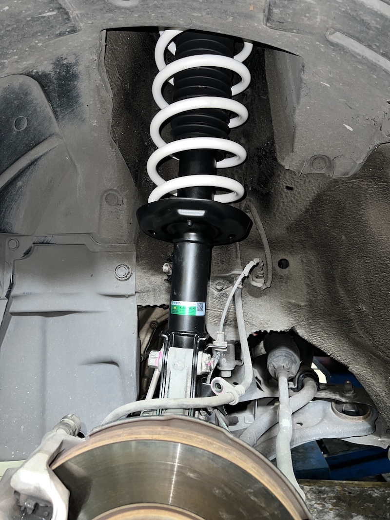 HONDAติดตั้งโช้คอัพ Tein EnduraPro Basic คู่กับ สปริง YSS Comfort Series สิ่งที่จะได้รับหลังจากติดตั้ง: นุ่มนวลระดับพรีเมียม: โช้คอัพ Tein EnduraPro Basic พร้อมเทคโนโลยี H.B.S. ช่วยดูดซับแรงกระแทกจากถนนขรุขระ ลดอาการโคลงเคลง: สปริง YSS Comfort Series (ความสูงเดิม) ช่วยปรับสมดุลของรถ และลดอาการโยนตัวของรถได้อย่างมีประสิทธิภาพ ฟีลลิ่งขับสบาย: การผสมผสานของสองแบรนด์ดังที่เน้นความสบายและความทนทาน ทำให้รถคุณขับขี่นุ่มนวล แต่ยังคงความหนึบแน่น คุณภาพเต็มชุด: ติดตั้งโดยทีมช่างผู้เชี่ยวชาญ พร้อมอะไหล่ส่วนควบใหม่ และบริการตั้งศูนย์ด้วยเครื่องมือที่ทันสมัยที่สุด เหมาะสำหรับใคร? เจ้าของ HR-V ที่เน้นความสบายในการขับขี่เป็นหลัก ผู้ที่ต้องการอัปเกรดช่วงล่างให้มีความมั่นคง ปลอดภัยยิ่งขึ้น โดยไม่ต้องการโหลดเตี้ย เปลี่ยนฟีลลิ่งการขับขี่ให้รถคุณดีกว่าเดิม ชุดนี้คือคำตอบ! สอบถามข้อมูลเพิ่มเติม หรือนัดหมายเข้ารับบริการ ️ : 08-6569-1915 ️ : 08-6544-5963 Line id : @88rw Location : https://goo.gl/maps/HrNUAZXPN94KvxZ98 Facebook : https://www.facebook.com/88rwtire #Honda #HRV #Tein #EnduraPro #YSS #YSSComfort #โช้คอัพ #ช่วงล่าง #ยางเจริญรุ่งเรือง #นนทบุรี #งามวงศ์วาน HONDAติดตั้งโช้คอัพ Tein EnduraPro Basic คู่กับ สปริง YSS Comfort Series สิ่งที่จะได้รับหลังจากติดตั้ง: นุ่มนวลระดับพรีเมียม: โช้คอัพ Tein EnduraPro Basic พร้อมเทคโนโลยี H.B.S. ช่วยดูดซับแรงกระแทกจากถนนขรุขระ ลดอาการโคลงเคลง: สปริง YSS Comfort Series (ความสูงเดิม) ช่วยปรับสมดุลของรถ และลดอาการโยนตัวของรถได้อย่างมีประสิทธิภาพ ฟีลลิ่งขับสบาย: การผสมผสานของสองแบรนด์ดังที่เน้นความสบายและความทนทาน ทำให้รถคุณขับขี่นุ่มนวล แต่ยังคงความหนึบแน่น คุณภาพเต็มชุด: ติดตั้งโดยทีมช่างผู้เชี่ยวชาญ พร้อมอะไหล่ส่วนควบใหม่ และบริการตั้งศูนย์ด้วยเครื่องมือที่ทันสมัยที่สุด เหมาะสำหรับใคร? เจ้าของ HR-V ที่เน้นความสบายในการขับขี่เป็นหลัก ผู้ที่ต้องการอัปเกรดช่วงล่างให้มีความมั่นคง ปลอดภัยยิ่งขึ้น โดยไม่ต้องการโหลดเตี้ย เปลี่ยนฟีลลิ่งการขับขี่ให้รถคุณดีกว่าเดิม ชุดนี้คือคำตอบ! สอบถามข้อมูลเพิ่มเติม หรือนัดหมายเข้ารับบริการ ️ : 08-6569-1915 ️ : 08-6544-5963 Line id : @88rw Location : https://goo.gl/maps/HrNUAZXPN94KvxZ98 Facebook : https://www.facebook.com/88rwtire #Honda #HRV #Tein #EnduraPro #YSS #YSSComfort #โช้คอัพ #ช่วงล่าง #ยางเจริญรุ่งเรือง #นนทบุรี #งามวงศ์วาน