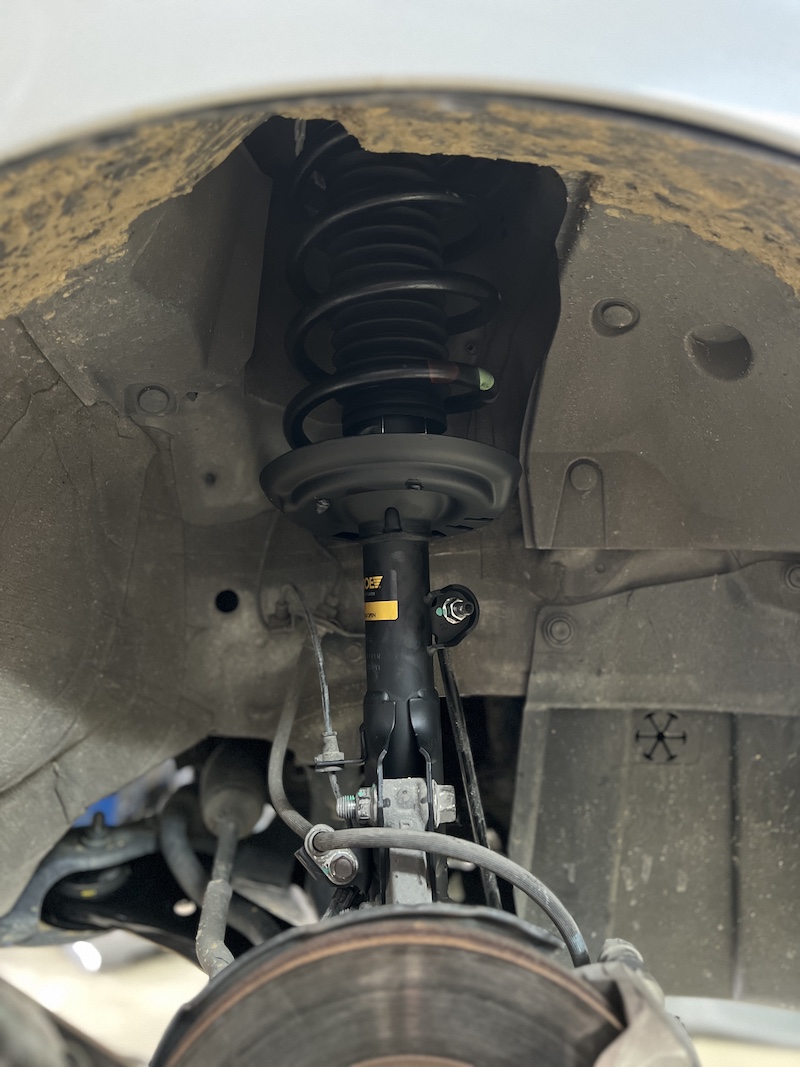 Honda City Turbo 1.0 | โช้ค Monroe OE Spectrum + ปีกนกล่างแท้ | คืนความนุ่มนวล มั่นคง - ยางเจริญรุ่งเรือง นนทบุรี  โพสต์ Facebook สำหรับ Honda City Turbo 1.0 + Monroe OE Spectrum & ปีกนกล่างแท้ [รูปภาพ Honda City Turbo 1.0 ที่กำลังติดตั้งโช้คอัพ/ปีกนกล่าง หรือภาพโช้คอัพ Monroe OE Spectrum & ปีกนกล่างแท้ ที่ดูโดดเด่น]   SEO PROVEN! Honda City Turbo คันนี้...จบครบทุกปัญหาช่วงล่าง!   ใครใช้ Honda City Turbo 1.0 แล้วรู้สึกว่ารถเริ่มกระด้าง โคลงเคลง หรือถึงเวลาเปลี่ยน ปีกนกล่าง ที่เสื่อมสภาพแล้ว... โช้คอัพ Monroe OE Spectrum คือคำตอบที่ถูกค้นหามากที่สุด!  เราจัดชุดใหญ่ ฟื้นฟูช่วงล่างให้กลับมาสมบูรณ์แบบ:  โช้คอัพ Monroe OE Spectrum: คืนความ นุ่มนวล สบายสไตล์รถยุโรป ด้วยเทคโนโลยี ICV ช่วยลดเสียงรบกวน  ปีกนกล่างแท้เบิกศูนย์: เปลี่ยนปีกนกล่างใหม่ เพื่อคืนความแม่นยำในการควบคุม และความแข็งแรงของช่วงล่าง  อะไหล่ส่วนควบครบชุด: เปลี่ยนทั้งหมดเพื่อความสมบูรณ์แบบสูงสุดของระบบกันสะเทือน  สิ่งที่จะได้รับหลังจากติดตั้ง:  นุ่มสบายกว่าเดิม: ฟีลลิ่งการขับขี่ที่นุ่มนวลและยืดหยุ่นสูง  ควบคุมแม่นยำ: รถทรงตัวได้ดีขึ้น หายขาดจากเสียงกุกกักจากปีกนก  คุณภาพอะไหล่แท้: มั่นใจในคุณภาพอะไหล่ระดับ OEM (Monroe) และปีกนกล่างแท้เบิกศูนย์  เหมาะสำหรับใคร?  เจ้าของ City Turbo ที่ต้องการ ความสบาย และ ความมั่นคง ในการขับขี่  ผู้ที่ต้องการฟื้นฟูช่วงล่างให้กลับมาสมบูรณ์แบบที่สุดด้วยอะไหล่คุณภาพสูง   อย่าปล่อยให้ช่วงล่างทำงานหนัก! แวะมาตรวจเช็กกับผู้เชี่ยวชาญวันนี้ครับ   สอบถามข้อมูลเพิ่มเติม หรือนัดหมายเข้ารับบริการ ️ : 08-6569-1915 ️ : 08-6544-5963  Line id : @88rw  Location : https://goo.gl/maps/HrNUAZXPN94KvxZ98  Facebook : https://www.facebook.com/88rwtire  #Honda #City #CityTurbo #Monroe #OESpectrum #ปีกนกล่าง #โช้คอัพ #ช่วงล่าง #ยางเจริญรุ่งเรือง #นนทบุรี #งามวงศ์วาน #ตั้งศูนย์ #ร้านซ่อมช่วงล่างดีๆใกล้ฉัน