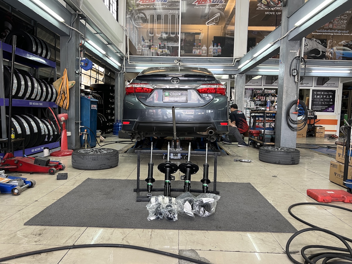 TOYOTA ALTIS 2017 นัดหมายเปลี่ยนโช้คอัพ พร้อมอะไหล่ส่วนควบ  [+] TEIN ENDURA PRO BASIC   สอบถามข้อมูลเพิ่มเติม หรือนัดหมายเข้ารับบริการ ️ : 08-6569-1915 ️ : 08-6544-5963 Line id : @88rw Facebook : https://www.facebook.com/88rwtire Location : https://goo.gl/maps/HrNUAZXPN94KvxZ98  #TeinEnduraproBasic #ToyotaAltis #ยางรถยนต์ #ช่วงล่างรถยนต์ #โช้คอัพรถยนต์