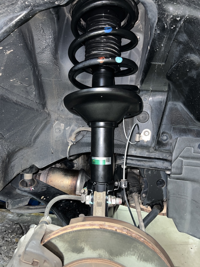 Subaru Forester SJ | โช้คอัพ Tein EnduraPro Basic | คืนความหนึบแน่น มั่นใจทุกโค้ง - ยางเจริญรุ่งเรือง นนทบุรี Subaru Forester SJ คันนี้...อัปเกรดความหนึบ คืนฟีลลิ่ง AWD ที่แท้จริง! ใครใช้ Subaru Forester SJ (รุ่นปี 2013-2018) แล้วรู้สึกว่าช่วงล่างเริ่มยวบยาบ โยนตัวมาก หรือไม่มั่นใจเมื่อเข้าโค้ง... ถึงเวลาเปลี่ยนโช้คอัพใหม่ เพื่อการขับขี่ที่มั่นใจและสบายกว่าที่เคย! เราขอแนะนำชุดอัปเกรดโช้คอัพที่ครบจบในชุดเดียว! ติดตั้งโช้คอัพ Tein EnduraPro Basic พร้อมอะไหล่ส่วนควบใหม่ครบชุด สิ่งที่จะได้รับหลังจากติดตั้ง: ฟีลลิ่งหนึบแน่นสไตล์ญี่ปุ่น: โช้คอัพ Tein EnduraPro Basic ให้ความหนึบแน่นที่เหนือกว่าโช้คเดิม แต่ยังคงความนุ่มนวลไว้ เทคโนโลยี H.B.S.: ช่วยดูดซับแรงกระแทกในจังหวะยุบตัวสุด ลดอาการกระดอนเมื่อเจอหลุมหรือคอสะพาน คุณภาพมาตรฐาน OEM: ผลิตจากวัสดุคุณภาพสูง ทนทาน และติดตั้งแทนของเดิมได้ทันที ไม่ต้องดัดแปลง ความมั่นคงที่เพิ่มขึ้น: รถทรงตัวได้นิ่งขึ้น เข้าโค้งมั่นใจ ลดอาการโคลงเคลงของรถ SUV เหมาะสำหรับใคร? เจ้าของ Forester SJ ที่ต้องการความหนึบและมั่นคงในการขับขี่ประจำวัน ผู้ที่ต้องการอัปเกรดความทนทานและความปลอดภัยของช่วงล่าง โดยไม่ต้องการโหลดเตี้ย สำหรับเจ้าของ Forester ที่อยากได้ฟีลลิ่งขับขี่ที่มั่นใจกว่าเดิม Tein EnduraPro Basic คือคำตอบ! สอบถามข้อมูลเพิ่มเติม หรือนัดหมายเข้ารับบริการ ️ : 08-6569-1915 ️ : 08-6544-5963 Line id : @88rw Location : https://goo.gl/maps/HrNUAZXPN94KvxZ98 Facebook : https://www.facebook.com/88rwtire #Subaru #Forester #ForesterSJ #Tein #EnduraPro #โช้คอัพ #ช่วงล่าง #ยางเจริญรุ่งเรือง #นนทบุรี #งามวงศ์วาน #ตั้งศูนย์ #อะไหล่ช่วงล่าง Subaru Forester SJ | โช้คอัพ Tein EnduraPro Basic | คืนความหนึบแน่น มั่นใจทุกโค้ง - ยางเจริญรุ่งเรือง นนทบุรี Subaru Forester SJ คันนี้...อัปเกรดความหนึบ คืนฟีลลิ่ง AWD ที่แท้จริง! ใครใช้ Subaru Forester SJ (รุ่นปี 2013-2018) แล้วรู้สึกว่าช่วงล่างเริ่มยวบยาบ โยนตัวมาก หรือไม่มั่นใจเมื่อเข้าโค้ง... ถึงเวลาเปลี่ยนโช้คอัพใหม่ เพื่อการขับขี่ที่มั่นใจและสบายกว่าที่เคย! เราขอแนะนำชุดอัปเกรดโช้คอัพที่ครบจบในชุดเดียว! ติดตั้งโช้คอัพ Tein EnduraPro Basic พร้อมอะไหล่ส่วนควบใหม่ครบชุด สิ่งที่จะได้รับหลังจากติดตั้ง: ฟีลลิ่งหนึบแน่นสไตล์ญี่ปุ่น: โช้คอัพ Tein EnduraPro Basic ให้ความหนึบแน่นที่เหนือกว่าโช้คเดิม แต่ยังคงความนุ่มนวลไว้ เทคโนโลยี H.B.S.: ช่วยดูดซับแรงกระแทกในจังหวะยุบตัวสุด ลดอาการกระดอนเมื่อเจอหลุมหรือคอสะพาน คุณภาพมาตรฐาน OEM: ผลิตจากวัสดุคุณภาพสูง ทนทาน และติดตั้งแทนของเดิมได้ทันที ไม่ต้องดัดแปลง ความมั่นคงที่เพิ่มขึ้น: รถทรงตัวได้นิ่งขึ้น เข้าโค้งมั่นใจ ลดอาการโคลงเคลงของรถ SUV เหมาะสำหรับใคร? เจ้าของ Forester SJ ที่ต้องการความหนึบและมั่นคงในการขับขี่ประจำวัน ผู้ที่ต้องการอัปเกรดความทนทานและความปลอดภัยของช่วงล่าง โดยไม่ต้องการโหลดเตี้ย สำหรับเจ้าของ Forester ที่อยากได้ฟีลลิ่งขับขี่ที่มั่นใจกว่าเดิม Tein EnduraPro Basic คือคำตอบ! สอบถามข้อมูลเพิ่มเติม หรือนัดหมายเข้ารับบริการ ️ : 08-6569-1915 ️ : 08-6544-5963 Line id : @88rw Location : https://goo.gl/maps/HrNUAZXPN94KvxZ98 Facebook : https://www.facebook.com/88rwtire #Subaru #Forester #ForesterSJ #Tein #EnduraPro #โช้คอัพ #ช่วงล่าง #ยางเจริญรุ่งเรือง #นนทบุรี #งามวงศ์วาน #ตั้งศูนย์ #อะไหล่ช่วงล่าง