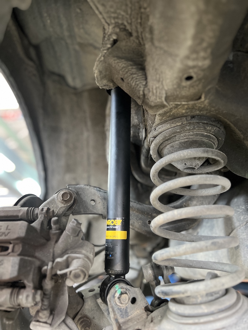 Honda Civic FD เข้ารับบริการซ่อมบำรุงช่วงล่าง โช้คอัพ Monroe OE Spectrum: คืนความ นุ่มนวล สบายสไตล์รถยุโรป ขับขี่มั่นใจกว่าเดิม ปีกนกล่างแท้: เปลี่ยนปีกนกล่างใหม่ เพื่อความแม่นยำในการควบคุมรถ ลูกหมากชุดใหญ่ (ตอง 5 ญี่ปุ่นแท้): เปลี่ยนยกชุดทั้ง ลูกหมากแร็ค, ลูกหมากคันชัก และลูกหมากกันโคลง เพื่อคืนความแม่นยำในการบังคับเลี้ยว และความทนทานขั้นสูงสุด สิ่งที่จะได้รับหลังจากติดตั้ง: ฟีลลิ่งนุ่มนวลและมั่นคง: ช่วงล่างซับแรงกระแทกได้ดีขึ้น เข้าโค้งนิ่ง ไม่โคลงเคลง พวงมาลัยแม่นยำ: หายขาดจากอาการหลวม, เสียงดัง และอาการสั่นสะท้านที่พวงมาลัย ความทนทานยาวนาน: มั่นใจในคุณภาพอะไหล่ระดับ OEM (Monroe/ปีกนกแท้) และมาตรฐานญี่ปุ่น (ตอง 5) จบครบในที่เดียว: ติดตั้ง Setup และตั้งศูนย์โดยทีมช่างผู้เชี่ยวชาญ เหมาะสำหรับใคร? เจ้าของ Civic FD ที่ต้องการฟื้นฟูช่วงล่างให้กลับมาสมบูรณ์แบบ 100% ผู้ที่ต้องการความปลอดภัยและความมั่นคงในการขับขี่ระยะยาว อย่าปล่อยให้อะไหล่เสื่อม! แวะมาตรวจเช็กกับผู้เชี่ยวชาญวันนี้ครับ สอบถามข้อมูลเพิ่มเติม หรือนัดหมายเข้ารับบริการ ️ : 08-6569-1915 ️ : 08-6544-5963 Line id : @88rw Location : https://goo.gl/maps/HrNUAZXPN94KvxZ98 Facebook : https://www.facebook.com/88rwtire #Honda #Civic #CivicFD #Monroe #ลูกหมาก #555 #ช่วงล่าง #ยางเจริญรุ่งเรือง #นนทบุรี #งามวงศ์วาน #ช่วงล่างรถยนต์ Honda Civic FD เข้ารับบริการซ่อมบำรุงช่วงล่าง โช้คอัพ Monroe OE Spectrum: คืนความ นุ่มนวล สบายสไตล์รถยุโรป ขับขี่มั่นใจกว่าเดิม ปีกนกล่างแท้: เปลี่ยนปีกนกล่างใหม่ เพื่อความแม่นยำในการควบคุมรถ ลูกหมากชุดใหญ่ (ตอง 5 ญี่ปุ่นแท้): เปลี่ยนยกชุดทั้ง ลูกหมากแร็ค, ลูกหมากคันชัก และลูกหมากกันโคลง เพื่อคืนความแม่นยำในการบังคับเลี้ยว และความทนทานขั้นสูงสุด สิ่งที่จะได้รับหลังจากติดตั้ง: ฟีลลิ่งนุ่มนวลและมั่นคง: ช่วงล่างซับแรงกระแทกได้ดีขึ้น เข้าโค้งนิ่ง ไม่โคลงเคลง พวงมาลัยแม่นยำ: หายขาดจากอาการหลวม, เสียงดัง และอาการสั่นสะท้านที่พวงมาลัย ความทนทานยาวนาน: มั่นใจในคุณภาพอะไหล่ระดับ OEM (Monroe/ปีกนกแท้) และมาตรฐานญี่ปุ่น (ตอง 5) จบครบในที่เดียว: ติดตั้ง Setup และตั้งศูนย์โดยทีมช่างผู้เชี่ยวชาญ เหมาะสำหรับใคร? เจ้าของ Civic FD ที่ต้องการฟื้นฟูช่วงล่างให้กลับมาสมบูรณ์แบบ 100% ผู้ที่ต้องการความปลอดภัยและความมั่นคงในการขับขี่ระยะยาว อย่าปล่อยให้อะไหล่เสื่อม! แวะมาตรวจเช็กกับผู้เชี่ยวชาญวันนี้ครับ สอบถามข้อมูลเพิ่มเติม หรือนัดหมายเข้ารับบริการ ️ : 08-6569-1915 ️ : 08-6544-5963 Line id : @88rw Location : https://goo.gl/maps/HrNUAZXPN94KvxZ98 Facebook : https://www.facebook.com/88rwtire #Honda #Civic #CivicFD #Monroe #ลูกหมาก #555 #ช่วงล่าง #ยางเจริญรุ่งเรือง #นนทบุรี #งามวงศ์วาน #ช่วงล่างรถยนต์