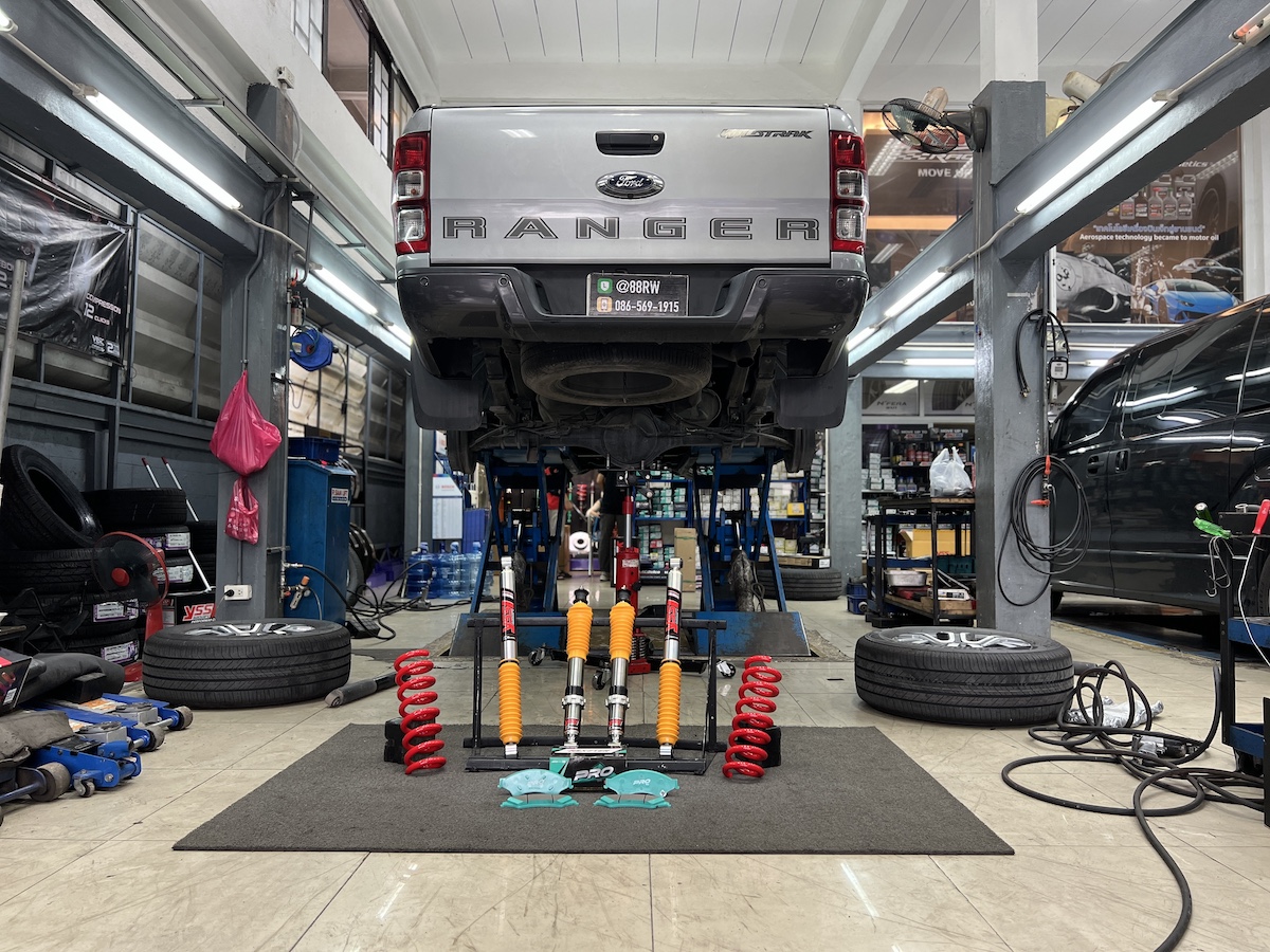Ford Ranger 2012 จัดชุดอัปเกรด Performance ที่ลงตัวที่สุดให้แล้วครับ! อัปเกรดช่วงล่างและเบรกชุดใหญ่ เพื่อสมรรถนะสูงสุด! โช้คอัพ YSS E-SERIES + สปริง YSS Performance: * หนึบ นิ่ง ขับสบาย: โช้คอัพ Monotube พร้อมสปริง Performance ช่วย ลดอาการโคลงเคลง และซับแรงกระแทกได้ดีเยี่ยม * ทนทานคุ้มค่า: เหมาะสำหรับการใช้งานหนักในชีวิตประจำวันและเดินทางไกล ผ้าเบรก Nexzter PRO SPEC: * แรงเบรกสูง มั่นใจ: ผ้าเบรกเกรดสปอร์ตที่ให้แรงเบรกสูงกว่า OEM อย่างชัดเจน * ทนความร้อนสูง: รองรับอุณหภูมิได้ถึง 600°C ไม่กลัวเบรกเฟดเมื่อใช้งานหนักหรือขับเร็ว สิ่งที่จะได้รับหลังจากติดตั้ง: สมรรถนะที่ยอดเยี่ยม: ช่วงล่างและเบรกที่ทำงานสอดคล้องกันอย่างสมบูรณ์แบบ การควบคุมที่แม่นยำ: เข้าโค้งมั่นใจ ลดอาการโคลงเคลง แม้ขับด้วยความเร็วสูง จบครบในที่เดียว: ติดตั้ง Setup และตั้งศูนย์โดยทีมช่างผู้เชี่ยวชาญ เหมาะสำหรับใคร? เจ้าของ Ranger ที่ต้องการ Performance ที่ดีที่สุด ทั้งเรื่องการขับขี่และการหยุดรถ ผู้ที่ต้องการความมั่นใจในการขับขี่ที่เหนือกว่ามาตรฐานเดิม ยกระดับรถกระบะของคุณให้เหนือกว่าใคร! นัดหมายเข้ารับบริการได้เลยครับ สอบถามข้อมูลเพิ่มเติม หรือนัดหมายเข้ารับบริการ ️ : 08-6569-1915 ️ : 08-6544-5963 Line id : @88rw Location : https://goo.gl/maps/HrNUAZXPN94KvxZ98 Facebook : https://www.facebook.com/88rwtire #Ford #Ranger #YSS #ESeries #Nexzter #PROSPEC #โช้คอัพ #ผ้าเบรก #ช่วงล่าง #ยางเจริญรุ่งเรือง #นนทบุรี #งามวงศ์วาน Ford Ranger 2012 จัดชุดอัปเกรด Performance ที่ลงตัวที่สุดให้แล้วครับ! อัปเกรดช่วงล่างและเบรกชุดใหญ่ เพื่อสมรรถนะสูงสุด! โช้คอัพ YSS E-SERIES + สปริง YSS Performance: * หนึบ นิ่ง ขับสบาย: โช้คอัพ Monotube พร้อมสปริง Performance ช่วย ลดอาการโคลงเคลง และซับแรงกระแทกได้ดีเยี่ยม * ทนทานคุ้มค่า: เหมาะสำหรับการใช้งานหนักในชีวิตประจำวันและเดินทางไกล ผ้าเบรก Nexzter PRO SPEC: * แรงเบรกสูง มั่นใจ: ผ้าเบรกเกรดสปอร์ตที่ให้แรงเบรกสูงกว่า OEM อย่างชัดเจน * ทนความร้อนสูง: รองรับอุณหภูมิได้ถึง 600°C ไม่กลัวเบรกเฟดเมื่อใช้งานหนักหรือขับเร็ว สิ่งที่จะได้รับหลังจากติดตั้ง: สมรรถนะที่ยอดเยี่ยม: ช่วงล่างและเบรกที่ทำงานสอดคล้องกันอย่างสมบูรณ์แบบ การควบคุมที่แม่นยำ: เข้าโค้งมั่นใจ ลดอาการโคลงเคลง แม้ขับด้วยความเร็วสูง จบครบในที่เดียว: ติดตั้ง Setup และตั้งศูนย์โดยทีมช่างผู้เชี่ยวชาญ เหมาะสำหรับใคร? เจ้าของ Ranger ที่ต้องการ Performance ที่ดีที่สุด ทั้งเรื่องการขับขี่และการหยุดรถ ผู้ที่ต้องการความมั่นใจในการขับขี่ที่เหนือกว่ามาตรฐานเดิม ยกระดับรถกระบะของคุณให้เหนือกว่าใคร! นัดหมายเข้ารับบริการได้เลยครับ สอบถามข้อมูลเพิ่มเติม หรือนัดหมายเข้ารับบริการ ️ : 08-6569-1915 ️ : 08-6544-5963 Line id : @88rw Location : https://goo.gl/maps/HrNUAZXPN94KvxZ98 Facebook : https://www.facebook.com/88rwtire #Ford #Ranger #YSS #ESeries #Nexzter #PROSPEC #โช้คอัพ #ผ้าเบรก #ช่วงล่าง #ยางเจริญรุ่งเรือง #นนทบุรี #งามวงศ์วาน