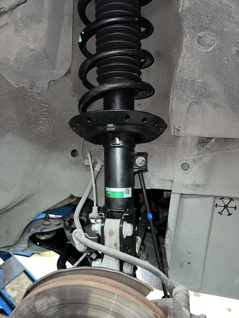 City 2014+ ซ่อมบำรุงชุดใหญ ใช้งานประจำวัน ถึงเวลาจบทุกปัญหาช่วงล่างด้วยชุดอัปเกรดที่ครบถ้วน ใช้งานแบบหวังผล! เราจัดเต็มชุดฟื้นฟูช่วงล่างระดับพรีเมียม! โช้คอัพ Tein EnduraPro Basic: คืนความหนึบแน่นสไตล์ญี่ปุ่น พร้อมเทคโนโลยี H.B.S. ที่ช่วยซับแรงกระแทกจากหลุมบ่อ แร็คพวงมาลัย AARON (ทั้งเส้น): แก้ปัญหาเสียงดังกุกกักและอาการหลวมของพวงมาลัย ให้การบังคับเลี้ยวกลับมาแม่นยำ ปีกนกล่างแท้ + ลูกหมาก 555 ญี่ปุ่น: ใช้ปีกนกล่างแท้ พร้อมอัปเกรดลูกหมากกันโคลงหน้าด้วย ตอง 5 ญี่ปุ่นแท้ เพื่อความทนทานและความแม่นยำขั้นสูงสุด สิ่งที่จะได้รับหลังจากติดตั้ง: พวงมาลัยนิ่งสนิท: หายขาดจากอาการหลวม, เสียงดัง และอาการสั่นสะท้านที่พวงมาลัย ช่วงล่างหนึบ มั่นคง: เข้าโค้งมั่นใจ ไม่โคลงเคลง พร้อมการซับแรงกระแทกที่ดีขึ้น อะไหล่คุณภาพ OEM: มั่นใจในความทนทานและอายุการใช้งานที่ยาวนาน เหมาะสำหรับใคร? เจ้าของ City ที่ต้องการฟื้นฟูช่วงล่างให้กลับมาสมบูรณ์แบบ 100% ผู้ที่ต้องการความปลอดภัยและความมั่นคงในการขับขี่ระยะยาว อย่าปล่อยให้รถที่คุณรักมีปัญหา! แวะมาตรวจเช็กกับผู้เชี่ยวชาญวันนี้ครับ สอบถามข้อมูลเพิ่มเติม หรือนัดหมายเข้ารับบริการ ️ : 08-6569-1915 ️ : 08-6544-5963 Line id : @88rw Location : https://goo.gl/maps/HrNUAZXPN94KvxZ98 Facebook : https://www.facebook.com/88rwtire #Honda #City #Tein #EnduraPro #แร็คพวงมาลัย #ลูกหมาก #555 #ช่วงล่าง #ยางเจริญรุ่งเรือง #นนทบุรี #งามวงศ์วาน City 2014+ ซ่อมบำรุงชุดใหญ ใช้งานประจำวัน ถึงเวลาจบทุกปัญหาช่วงล่างด้วยชุดอัปเกรดที่ครบถ้วน ใช้งานแบบหวังผล! เราจัดเต็มชุดฟื้นฟูช่วงล่างระดับพรีเมียม! โช้คอัพ Tein EnduraPro Basic: คืนความหนึบแน่นสไตล์ญี่ปุ่น พร้อมเทคโนโลยี H.B.S. ที่ช่วยซับแรงกระแทกจากหลุมบ่อ แร็คพวงมาลัย AARON (ทั้งเส้น): แก้ปัญหาเสียงดังกุกกักและอาการหลวมของพวงมาลัย ให้การบังคับเลี้ยวกลับมาแม่นยำ ปีกนกล่างแท้ + ลูกหมาก 555 ญี่ปุ่น: ใช้ปีกนกล่างแท้ พร้อมอัปเกรดลูกหมากกันโคลงหน้าด้วย ตอง 5 ญี่ปุ่นแท้ เพื่อความทนทานและความแม่นยำขั้นสูงสุด สิ่งที่จะได้รับหลังจากติดตั้ง: พวงมาลัยนิ่งสนิท: หายขาดจากอาการหลวม, เสียงดัง และอาการสั่นสะท้านที่พวงมาลัย ช่วงล่างหนึบ มั่นคง: เข้าโค้งมั่นใจ ไม่โคลงเคลง พร้อมการซับแรงกระแทกที่ดีขึ้น อะไหล่คุณภาพ OEM: มั่นใจในความทนทานและอายุการใช้งานที่ยาวนาน เหมาะสำหรับใคร? เจ้าของ City ที่ต้องการฟื้นฟูช่วงล่างให้กลับมาสมบูรณ์แบบ 100% ผู้ที่ต้องการความปลอดภัยและความมั่นคงในการขับขี่ระยะยาว อย่าปล่อยให้รถที่คุณรักมีปัญหา! แวะมาตรวจเช็กกับผู้เชี่ยวชาญวันนี้ครับ สอบถามข้อมูลเพิ่มเติม หรือนัดหมายเข้ารับบริการ ️ : 08-6569-1915 ️ : 08-6544-5963 Line id : @88rw Location : https://goo.gl/maps/HrNUAZXPN94KvxZ98 Facebook : https://www.facebook.com/88rwtire #Honda #City #Tein #EnduraPro #แร็คพวงมาลัย #ลูกหมาก #555 #ช่วงล่าง #ยางเจริญรุ่งเรือง #นนทบุรี #งามวงศ์วาน