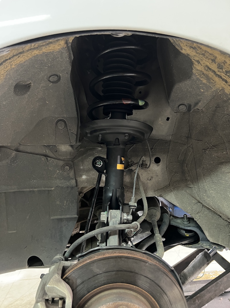 Honda City Turbo 1.0 | โช้ค Monroe OE Spectrum + ปีกนกล่างแท้ | คืนความนุ่มนวล มั่นคง - ยางเจริญรุ่งเรือง นนทบุรี  โพสต์ Facebook สำหรับ Honda City Turbo 1.0 + Monroe OE Spectrum & ปีกนกล่างแท้ [รูปภาพ Honda City Turbo 1.0 ที่กำลังติดตั้งโช้คอัพ/ปีกนกล่าง หรือภาพโช้คอัพ Monroe OE Spectrum & ปีกนกล่างแท้ ที่ดูโดดเด่น]   SEO PROVEN! Honda City Turbo คันนี้...จบครบทุกปัญหาช่วงล่าง!   ใครใช้ Honda City Turbo 1.0 แล้วรู้สึกว่ารถเริ่มกระด้าง โคลงเคลง หรือถึงเวลาเปลี่ยน ปีกนกล่าง ที่เสื่อมสภาพแล้ว... โช้คอัพ Monroe OE Spectrum คือคำตอบที่ถูกค้นหามากที่สุด!  เราจัดชุดใหญ่ ฟื้นฟูช่วงล่างให้กลับมาสมบูรณ์แบบ:  โช้คอัพ Monroe OE Spectrum: คืนความ นุ่มนวล สบายสไตล์รถยุโรป ด้วยเทคโนโลยี ICV ช่วยลดเสียงรบกวน  ปีกนกล่างแท้เบิกศูนย์: เปลี่ยนปีกนกล่างใหม่ เพื่อคืนความแม่นยำในการควบคุม และความแข็งแรงของช่วงล่าง  อะไหล่ส่วนควบครบชุด: เปลี่ยนทั้งหมดเพื่อความสมบูรณ์แบบสูงสุดของระบบกันสะเทือน  สิ่งที่จะได้รับหลังจากติดตั้ง:  นุ่มสบายกว่าเดิม: ฟีลลิ่งการขับขี่ที่นุ่มนวลและยืดหยุ่นสูง  ควบคุมแม่นยำ: รถทรงตัวได้ดีขึ้น หายขาดจากเสียงกุกกักจากปีกนก  คุณภาพอะไหล่แท้: มั่นใจในคุณภาพอะไหล่ระดับ OEM (Monroe) และปีกนกล่างแท้เบิกศูนย์  เหมาะสำหรับใคร?  เจ้าของ City Turbo ที่ต้องการ ความสบาย และ ความมั่นคง ในการขับขี่  ผู้ที่ต้องการฟื้นฟูช่วงล่างให้กลับมาสมบูรณ์แบบที่สุดด้วยอะไหล่คุณภาพสูง   อย่าปล่อยให้ช่วงล่างทำงานหนัก! แวะมาตรวจเช็กกับผู้เชี่ยวชาญวันนี้ครับ   สอบถามข้อมูลเพิ่มเติม หรือนัดหมายเข้ารับบริการ ️ : 08-6569-1915 ️ : 08-6544-5963  Line id : @88rw  Location : https://goo.gl/maps/HrNUAZXPN94KvxZ98  Facebook : https://www.facebook.com/88rwtire  #Honda #City #CityTurbo #Monroe #OESpectrum #ปีกนกล่าง #โช้คอัพ #ช่วงล่าง #ยางเจริญรุ่งเรือง #นนทบุรี #งามวงศ์วาน #ตั้งศูนย์ #ร้านซ่อมช่วงล่างดีๆใกล้ฉัน