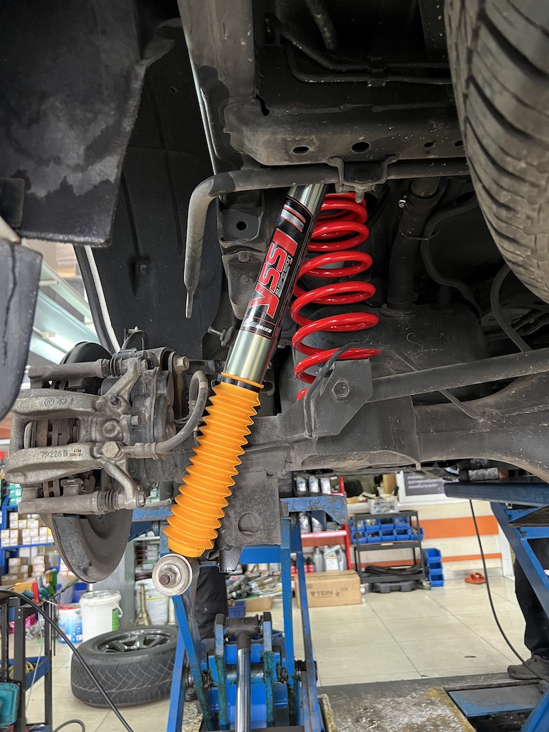 Isuzu MU-X 2023 | โช้คอัพ YSS E-Series + สปริง YSS โหลด 1.5/2 นิ้ว | หนึบ ขับสบาย สวยลงตัว - ยางเจริญรุ่งเรือง MU-X 2023 คันนี้...หล่อลงตัว! โหลดเตี้ย สวย หนึบ ขับสบาย! ใครใช้ Isuzu MU-X ปี 2023 แล้วอยากได้ฟีลลิ่งการขับขี่ที่ หนึบแน่น ไม่โคลงเคลง พร้อม จัดทรงรถให้สวยงามลงตัว... ถึงเวลาเปลี่ยนมาใช้ชุดอัปเกรดที่ครบจบในที่เดียวแล้วครับ! ติดตั้งชุดโช้คอัพ YSS E-Series พร้อมสปริง YSS Performance (สเปคโหลด) โหลดหน้า 1.5 นิ้ว / โหลดหลัง 2 นิ้ว (ความสูงที่ลงตัว) สิ่งที่จะได้รับหลังจากติดตั้ง: หล่อลงตัว: จัดทรงรถ SUV ให้สวยงาม สปอร์ต และลงตัว หนึบ...ขับสบาย: โช้คอัพ YSS E-Series (Monotube) พร้อมเทคโนโลยี VVSC ช่วยให้รถนุ่มนวลและหนึบแน่นเมื่อใช้ความเร็ว ลดอาการโคลงเคลง: สปริง YSS Performance ออกแบบมาเพื่อบาลานซ์น้ำหนักและลดอาการโยนตัวของรถได้อย่างมีประสิทธิภาพ จบครบในที่เดียว: ติดตั้ง Setup และตั้งศูนย์โดยทีมช่างผู้เชี่ยวชาญ เหมาะสำหรับใคร? เจ้าของ MU-X ที่ต้องการ ความสวยงามจากการโหลดเตี้ย แต่ยังคงใช้งานในชีวิตประจำวันได้อย่างสบาย ผู้ที่ต้องการยกระดับ Performance ให้ดีกว่าโช้คเดิมติดรถ เปลี่ยนรถคุณให้หล่อลงตัวและขับสนุกกว่าเดิม! นัดหมายเข้ารับบริการได้เลยครับ สอบถามข้อมูลเพิ่มเติม หรือนัดหมายเข้ารับบริการ ️ : 08-6569-1915 ️ : 08-6544-5963 Line id : @88rw Location : https://goo.gl/maps/HrNUAZXPN94KvxZ98 Facebook : https://www.facebook.com/88rwtire #Isuzu #Mux #Mux2023 #YSS #YSSSuspension #ESeries #YSSPerformance #โหลดเตี้ย #โช้คอัพ #ช่วงล่าง #ยางเจริญรุ่งเรือง #นนทบุรี #งามวงศ์วาน #ตั้งศูนย์ Isuzu MU-X 2023 | โช้คอัพ YSS E-Series + สปริง YSS โหลด 1.5/2 นิ้ว | หนึบ ขับสบาย สวยลงตัว - ยางเจริญรุ่งเรือง MU-X 2023 คันนี้...หล่อลงตัว! โหลดเตี้ย สวย หนึบ ขับสบาย! ใครใช้ Isuzu MU-X ปี 2023 แล้วอยากได้ฟีลลิ่งการขับขี่ที่ หนึบแน่น ไม่โคลงเคลง พร้อม จัดทรงรถให้สวยงามลงตัว... ถึงเวลาเปลี่ยนมาใช้ชุดอัปเกรดที่ครบจบในที่เดียวแล้วครับ! ติดตั้งชุดโช้คอัพ YSS E-Series พร้อมสปริง YSS Performance (สเปคโหลด) โหลดหน้า 1.5 นิ้ว / โหลดหลัง 2 นิ้ว (ความสูงที่ลงตัว) สิ่งที่จะได้รับหลังจากติดตั้ง: หล่อลงตัว: จัดทรงรถ SUV ให้สวยงาม สปอร์ต และลงตัว หนึบ...ขับสบาย: โช้คอัพ YSS E-Series (Monotube) พร้อมเทคโนโลยี VVSC ช่วยให้รถนุ่มนวลและหนึบแน่นเมื่อใช้ความเร็ว ลดอาการโคลงเคลง: สปริง YSS Performance ออกแบบมาเพื่อบาลานซ์น้ำหนักและลดอาการโยนตัวของรถได้อย่างมีประสิทธิภาพ จบครบในที่เดียว: ติดตั้ง Setup และตั้งศูนย์โดยทีมช่างผู้เชี่ยวชาญ เหมาะสำหรับใคร? เจ้าของ MU-X ที่ต้องการ ความสวยงามจากการโหลดเตี้ย แต่ยังคงใช้งานในชีวิตประจำวันได้อย่างสบาย ผู้ที่ต้องการยกระดับ Performance ให้ดีกว่าโช้คเดิมติดรถ เปลี่ยนรถคุณให้หล่อลงตัวและขับสนุกกว่าเดิม! นัดหมายเข้ารับบริการได้เลยครับ สอบถามข้อมูลเพิ่มเติม หรือนัดหมายเข้ารับบริการ ️ : 08-6569-1915 ️ : 08-6544-5963 Line id : @88rw Location : https://goo.gl/maps/HrNUAZXPN94KvxZ98 Facebook : https://www.facebook.com/88rwtire #Isuzu #Mux #Mux2023 #YSS #YSSSuspension #ESeries #YSSPerformance #โหลดเตี้ย #โช้คอัพ #ช่วงล่าง #ยางเจริญรุ่งเรือง #นนทบุรี #งามวงศ์วาน #ตั้งศูนย์