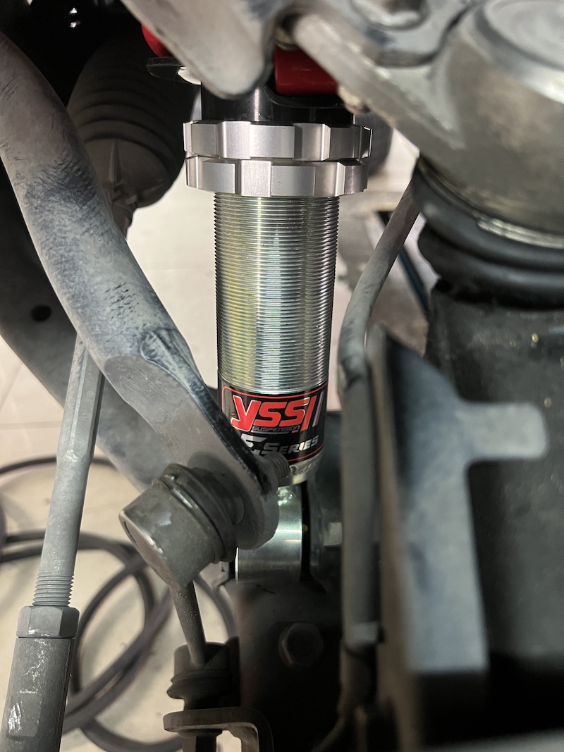 Isuzu D-Max V-Cross | โช้คอัพ YSS E-Series + สปริง Performance | หนึบ...ขับสบาย ทรงตัวดีเยี่ยม - ยางเจริญรุ่งเรือง Isuzu D-Max V-Cross คันนี้...อัปเกรดความแกร่งสู่ความสบาย! เจ้าของ D-Max V-Cross ที่ต้องการให้รถพร้อมลุยทุกสถานการณ์ แต่ยังคงความนุ่มนวลและมั่นใจในการขับขี่ที่มากกว่าเดิม... ถึงเวลาเปลี่ยนมาใช้ชุดอัปเกรดที่ครบจบเพื่อสมรรถนะที่ลงตัวแล้วครับ! ติดตั้งโช้คอัพ YSS E-Series Full Set พร้อมสปริง YSS Performance สิ่งที่จะได้รับหลังจากติดตั้ง: หนึบ...ขับสบาย: โช้คอัพ YSS E-Series (Monotube) พร้อมเทคโนโลยี VVSC ช่วยให้รถนุ่มนวลเมื่อขับช้า และหนึบแน่นเมื่อใช้ความเร็ว ลดอาการโคลงเคลง: สปริง YSS Performance ถูกออกแบบมาเพื่อบาลานซ์น้ำหนักรถกระบะได้อย่างมีประสิทธิภาพ ลดอาการโยนตัวของรถ ทนทานคุ้มค่าระยะยาว: โช้คอัพ Monotube ทำงานได้อย่างเสถียร ระบายความร้อนได้ดี จบครบทุกปัญหา: ติดตั้งโดยทีมช่างผู้เชี่ยวชาญ พร้อมบริการตั้งศูนย์ด้วยเครื่องมือที่ทันสมัยที่สุด เหมาะสำหรับใคร? เจ้าของ D-Max V-Cross ที่เน้นการใช้งานแบบลุยและเดินทางไกล ผู้ที่ต้องการยกระดับ Performance ให้ดีกว่าโช้คเดิมติดรถอย่างชัดเจน เปลี่ยนรถคุณให้ขับขี่สนุกและปลอดภัยกว่าเดิม! นัดหมายเข้ารับบริการได้เลยครับ สอบถามข้อมูลเพิ่มเติม หรือนัดหมายเข้ารับบริการ ️ : 08-6569-1915 ️ : 08-6544-5963 Line id : @88rw Location : https://goo.gl/maps/HrNUAZXPN94KvxZ98 Facebook : https://www.facebook.com/88rwtire #Isuzu #Dmax #Vcross #YSS #YSSSuspension #ESeries #YSSPerformance #โช้คอัพ #ช่วงล่าง #ยางเจริญรุ่งเรือง #นนทบุรี #งามวงศ์วาน #ตั้งศูนย์ Isuzu D-Max V-Cross | โช้คอัพ YSS E-Series + สปริง Performance | หนึบ...ขับสบาย ทรงตัวดีเยี่ยม - ยางเจริญรุ่งเรือง Isuzu D-Max V-Cross คันนี้...อัปเกรดความแกร่งสู่ความสบาย! เจ้าของ D-Max V-Cross ที่ต้องการให้รถพร้อมลุยทุกสถานการณ์ แต่ยังคงความนุ่มนวลและมั่นใจในการขับขี่ที่มากกว่าเดิม... ถึงเวลาเปลี่ยนมาใช้ชุดอัปเกรดที่ครบจบเพื่อสมรรถนะที่ลงตัวแล้วครับ! ติดตั้งโช้คอัพ YSS E-Series Full Set พร้อมสปริง YSS Performance สิ่งที่จะได้รับหลังจากติดตั้ง: หนึบ...ขับสบาย: โช้คอัพ YSS E-Series (Monotube) พร้อมเทคโนโลยี VVSC ช่วยให้รถนุ่มนวลเมื่อขับช้า และหนึบแน่นเมื่อใช้ความเร็ว ลดอาการโคลงเคลง: สปริง YSS Performance ถูกออกแบบมาเพื่อบาลานซ์น้ำหนักรถกระบะได้อย่างมีประสิทธิภาพ ลดอาการโยนตัวของรถ ทนทานคุ้มค่าระยะยาว: โช้คอัพ Monotube ทำงานได้อย่างเสถียร ระบายความร้อนได้ดี จบครบทุกปัญหา: ติดตั้งโดยทีมช่างผู้เชี่ยวชาญ พร้อมบริการตั้งศูนย์ด้วยเครื่องมือที่ทันสมัยที่สุด เหมาะสำหรับใคร? เจ้าของ D-Max V-Cross ที่เน้นการใช้งานแบบลุยและเดินทางไกล ผู้ที่ต้องการยกระดับ Performance ให้ดีกว่าโช้คเดิมติดรถอย่างชัดเจน เปลี่ยนรถคุณให้ขับขี่สนุกและปลอดภัยกว่าเดิม! นัดหมายเข้ารับบริการได้เลยครับ สอบถามข้อมูลเพิ่มเติม หรือนัดหมายเข้ารับบริการ ️ : 08-6569-1915 ️ : 08-6544-5963 Line id : @88rw Location : https://goo.gl/maps/HrNUAZXPN94KvxZ98 Facebook : https://www.facebook.com/88rwtire #Isuzu #Dmax #Vcross #YSS #YSSSuspension #ESeries #YSSPerformance #โช้คอัพ #ช่วงล่าง #ยางเจริญรุ่งเรือง #นนทบุรี #งามวงศ์วาน #ตั้งศูนย์