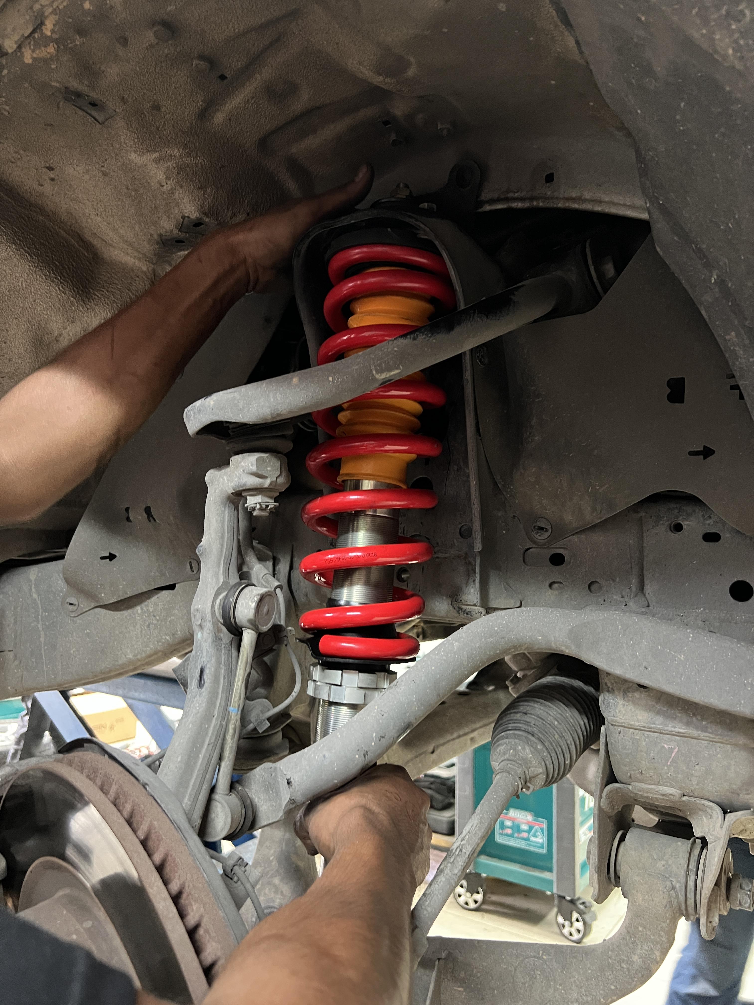 ติดตั้ง YSS E-Series fullset โช้คอัพพร้อมสปริงอัปเกรด สำหรับ Toyota Fortuner 2018 ที่ร้านยางเจริญรุ่งเรือง นนทบุรี ลูกค้าจากนครปฐม เน้นนุ่มนวลใช้งานประจำวัน พร้อมตั้งศูนย์ Hunter 3D ติดตั้ง YSS E-Series fullset โช้คอัพพร้อมสปริงอัปเกรด สำหรับ Toyota Fortuner 2018 ที่ร้านยางเจริญรุ่งเรือง นนทบุรี ลูกค้าจากนครปฐม เน้นนุ่มนวลใช้งานประจำวัน พร้อมตั้งศูนย์ Hunter 3D