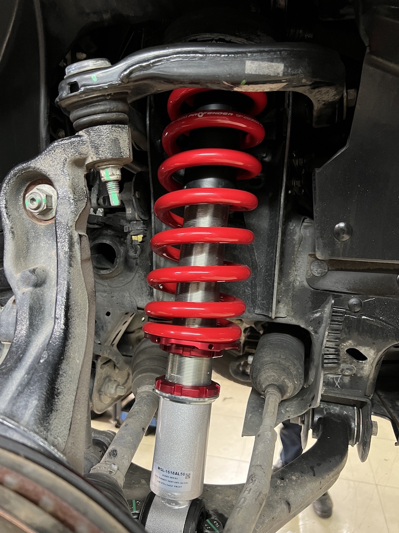 Ford Everest NextGen 4WD คันนี้...อัปเกรดสู่ความสบายระดับราชินี! เจ้าของ Everest NextGen 4WD ที่อยากให้รถ นุ่มนวลสูงสุด ขับสบายทั้งครอบครัว แต่ยังคงความหนึบแน่นในการขับทางไกล... ติดตั้งโช้คอัพ Profender Queen Series หลัง Piggyback พร้อมชุดสปริง Profender สิ่งที่จะได้รับหลังจากติดตั้ง: นุ่มนวลเหนือระดับ: โช้คอัพ Queen Series เน้นการซับแรงกระแทกเป็นพิเศษ ทำให้ผู้โดยสารสัมผัสความสบายสูงสุด ระบายความร้อนยอดเยี่ยม: โช้คอัพหลังแบบ Piggyback (มีซับแทงก์แยก) ช่วยระบายความร้อนได้ดี ทำให้สมรรถนะคงที่แม้ใช้งานหนัก ปรับความหนึบได้ละเอียด: สามารถปรับความนุ่ม-หนึบได้ตามใจชอบ เพื่อหาฟีลลิ่งที่ลงตัวที่สุดสำหรับคุณ สมดุลสมบูรณ์แบบ: ชุดสปริง Profender ที่ถูกออกแบบมาให้ทำงานร่วมกับ Queen Series อย่างลงตัว เหมาะสำหรับใคร? เจ้าของ Everest NextGen ที่เน้นความสบายของ รถครอบครัว เป็นหลัก ผู้ที่ต้องการความยืดหยุ่นในการปรับจูนโช้คอัพให้เข้ากับทุกสภาพถนน ยกระดับรถ SUV ของคุณให้เหนือกว่าใคร ด้วยบริการติดตั้งชุดใหญ่จาก #ยางเจริญรุ่งเรือง สอบถามข้อมูลเพิ่มเติม หรือนัดหมายเข้ารับบริการ ️ : 08-6569-1915 ️ : 08-6544-5963 Line id : @88rw Location : https://goo.gl/maps/HrNUAZXPN94KvxZ98 Facebook : https://www.facebook.com/88rwtire #Ford #Everest #NextGen #Profender #QueenSeries #โช้คอัพ #ช่วงล่าง #ยางเจริญรุ่งเรือง #นนทบุรี #งามวงศ์วาน Ford Everest NextGen 4WD คันนี้...อัปเกรดสู่ความสบายระดับราชินี! เจ้าของ Everest NextGen 4WD ที่อยากให้รถ นุ่มนวลสูงสุด ขับสบายทั้งครอบครัว แต่ยังคงความหนึบแน่นในการขับทางไกล... ติดตั้งโช้คอัพ Profender Queen Series หลัง Piggyback พร้อมชุดสปริง Profender สิ่งที่จะได้รับหลังจากติดตั้ง: นุ่มนวลเหนือระดับ: โช้คอัพ Queen Series เน้นการซับแรงกระแทกเป็นพิเศษ ทำให้ผู้โดยสารสัมผัสความสบายสูงสุด ระบายความร้อนยอดเยี่ยม: โช้คอัพหลังแบบ Piggyback (มีซับแทงก์แยก) ช่วยระบายความร้อนได้ดี ทำให้สมรรถนะคงที่แม้ใช้งานหนัก ปรับความหนึบได้ละเอียด: สามารถปรับความนุ่ม-หนึบได้ตามใจชอบ เพื่อหาฟีลลิ่งที่ลงตัวที่สุดสำหรับคุณ สมดุลสมบูรณ์แบบ: ชุดสปริง Profender ที่ถูกออกแบบมาให้ทำงานร่วมกับ Queen Series อย่างลงตัว เหมาะสำหรับใคร? เจ้าของ Everest NextGen ที่เน้นความสบายของ รถครอบครัว เป็นหลัก ผู้ที่ต้องการความยืดหยุ่นในการปรับจูนโช้คอัพให้เข้ากับทุกสภาพถนน ยกระดับรถ SUV ของคุณให้เหนือกว่าใคร ด้วยบริการติดตั้งชุดใหญ่จาก #ยางเจริญรุ่งเรือง สอบถามข้อมูลเพิ่มเติม หรือนัดหมายเข้ารับบริการ ️ : 08-6569-1915 ️ : 08-6544-5963 Line id : @88rw Location : https://goo.gl/maps/HrNUAZXPN94KvxZ98 Facebook : https://www.facebook.com/88rwtire #Ford #Everest #NextGen #Profender #QueenSeries #โช้คอัพ #ช่วงล่าง #ยางเจริญรุ่งเรือง #นนทบุรี #งามวงศ์วาน