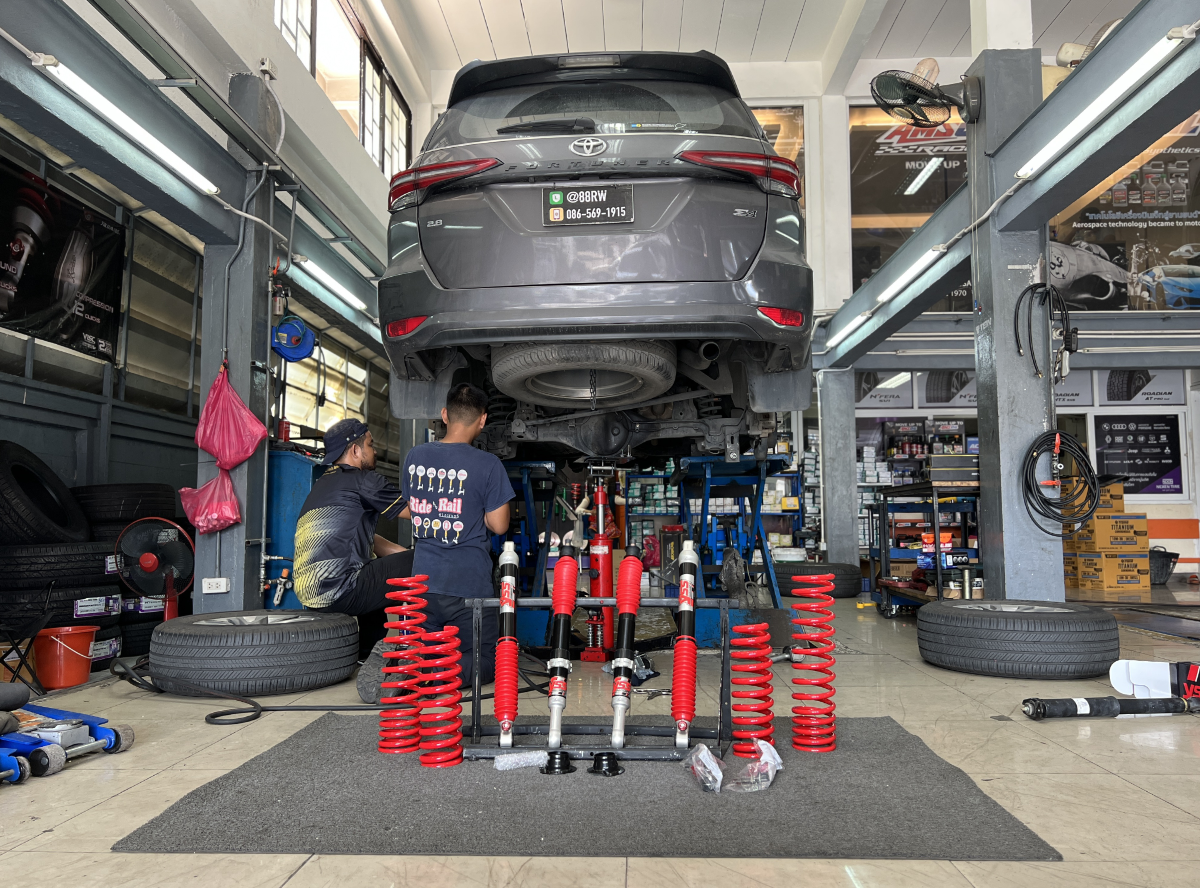 Toyota Fortuner 2018 | โช้คอัพ YSS Z-Series + สปริง Performance | นิ่ง นุ่ม หนึบ 25 ระดับ - ยางเจริญรุ่งเรือง ติดตั้งชุดโช้คอัพ YSS Z-Series Full Set พร้อมสปริง YSS Performance สิ่งที่จะได้รับหลังจากติดตั้ง: นิ่ง นุ่ม หนึบ สมบูรณ์แบบ: โช้คอัพ Monotube ตัวท็อป พร้อมเทคโนโลยี VVSC ให้การเกาะถนนดีเยี่ยม ไม่โคลงเคลง ปรับได้ 25 ระดับ (Rebound): ปรับจูนได้อย่างละเอียดตามสไตล์การขับขี่ ทั้งในเมืองและเดินทางไกล สมดุลที่ลงตัว: สปริง YSS Performance ออกแบบมาเพื่อ บาลานซ์น้ำหนักรถ และทำงานร่วมกับ Z-Series ได้เต็มประสิทธิภาพ วัสดุเกรดอากาศยาน: แข็งแรงทนทานเป็นพิเศษ ทำให้สมรรถนะคงที่แม้ใช้งานหนักต่อเนื่อง เหมาะสำหรับใคร? เจ้าของ Fortuner ที่ต้องการ Performance สูงสุดในการขับขี่ ผู้ที่ต้องการ ความละเอียดในการปรับจูน ช่วงล่างเพื่อให้ลงตัวกับสไตล์ของตัวเอง ยกระดับรถคุณให้เหนือกว่าใคร! นัดหมายเข้ารับบริการได้เลยครับ สอบถามข้อมูลเพิ่มเติม หรือนัดหมายเข้ารับบริการ ️ : 08-6569-1915 ️ : 08-6544-5963 Line id : @88rw Location : https://goo.gl/maps/HrNUAZXPN94KvxZ98 Facebook : https://www.facebook.com/88rwtire #Toyota #Fortuner #Fortuner2018 #YSS #ZSeries #YSSSuspension #โช้คอัพ #ช่วงล่าง #ยางเจริญรุ่งเรือง #นนทบุรี #งามวงศ์วาน #ตั้งศูนย์ #อะไหล่ช่วงล่าง Toyota Fortuner 2018 | โช้คอัพ YSS Z-Series + สปริง Performance | นิ่ง นุ่ม หนึบ 25 ระดับ - ยางเจริญรุ่งเรือง ติดตั้งชุดโช้คอัพ YSS Z-Series Full Set พร้อมสปริง YSS Performance สิ่งที่จะได้รับหลังจากติดตั้ง: นิ่ง นุ่ม หนึบ สมบูรณ์แบบ: โช้คอัพ Monotube ตัวท็อป พร้อมเทคโนโลยี VVSC ให้การเกาะถนนดีเยี่ยม ไม่โคลงเคลง ปรับได้ 25 ระดับ (Rebound): ปรับจูนได้อย่างละเอียดตามสไตล์การขับขี่ ทั้งในเมืองและเดินทางไกล สมดุลที่ลงตัว: สปริง YSS Performance ออกแบบมาเพื่อ บาลานซ์น้ำหนักรถ และทำงานร่วมกับ Z-Series ได้เต็มประสิทธิภาพ วัสดุเกรดอากาศยาน: แข็งแรงทนทานเป็นพิเศษ ทำให้สมรรถนะคงที่แม้ใช้งานหนักต่อเนื่อง เหมาะสำหรับใคร? เจ้าของ Fortuner ที่ต้องการ Performance สูงสุดในการขับขี่ ผู้ที่ต้องการ ความละเอียดในการปรับจูน ช่วงล่างเพื่อให้ลงตัวกับสไตล์ของตัวเอง ยกระดับรถคุณให้เหนือกว่าใคร! นัดหมายเข้ารับบริการได้เลยครับ สอบถามข้อมูลเพิ่มเติม หรือนัดหมายเข้ารับบริการ ️ : 08-6569-1915 ️ : 08-6544-5963 Line id : @88rw Location : https://goo.gl/maps/HrNUAZXPN94KvxZ98 Facebook : https://www.facebook.com/88rwtire #Toyota #Fortuner #Fortuner2018 #YSS #ZSeries #YSSSuspension #โช้คอัพ #ช่วงล่าง #ยางเจริญรุ่งเรือง #นนทบุรี #งามวงศ์วาน #ตั้งศูนย์ #อะไหล่ช่วงล่าง