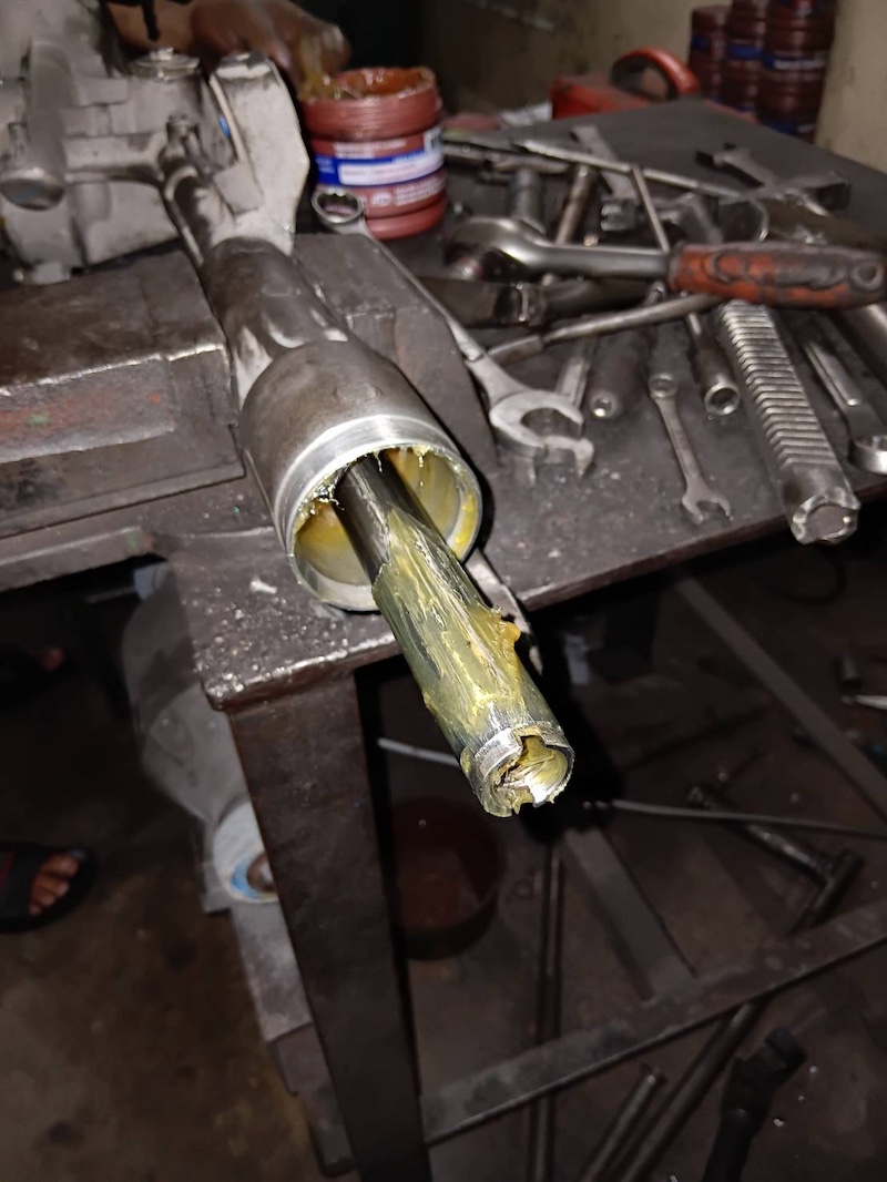 Honda Jazz GE | ซ่อมแร็คพวงมาลัย + เปลี่ยนปีกนกล่างแท้/ลูกหมาก 555 | คืนความแม่นยำ - ยางเจริญรุ่งเรือง นนทบุรี Jazz GE คันนี้...จบครบทุกปัญหาพวงมาลัยและช่วงล่าง! ใครใช้ Honda Jazz GE แล้วเจอปัญหาหนัก ทั้งอาการ พวงมาลัยหลวม, มีเสียงดัง กุกกัก เวลาเลี้ยว หรือ ท้ายรถดีด... ถึงเวลาฟื้นฟูระบบบังคับเลี้ยวและช่วงล่างให้กลับมานิ่งและแม่นยำเหมือนรถใหม่แล้วครับ! เราจัดเต็มชุดฟื้นฟูช่วงล่างและระบบบังคับเลี้ยวระดับพรีเมียม! ซ่อมแร็คพวงมาลัย: แก้ปัญหาอาการหลวม/เสียงดังที่แร็ค ให้พวงมาลัยกลับมาคมชัด นิ่งสนิท ปีกนกล่างแท้: เปลี่ยนเพื่อคืนความแม่นยำและความสมบูรณ์แบบของช่วงล่าง ลูกหมากชุดใหญ่ (ตอง 5 ญี่ปุ่นแท้): เปลี่ยนทั้ง ลูกหมากแร็ค และลูกหมากคันชัก ที่ "แน่น เหนียว ทนทาน" คืนความมั่นใจในการควบคุม บู้ชคานหลัง: เปลี่ยนใหม่เพื่อ แก้ปัญหาท้ายดีด และลดความกระด้างจากด้านหลัง สิ่งที่จะได้รับหลังจากเข้ารับบริการ: พวงมาลัยนิ่งสนิท: หายขาดจากอาการหลวม/เสียงดัง ทำให้การควบคุมรถแม่นยำกว่าเดิม ช่วงล่างแน่น มั่นคง: ท้ายรถไม่ดีด ไม่โคลงเคลง ขับขี่ได้อย่างมั่นใจ อะไหล่คุณภาพพรีเมียม: ใช้ปีกนกล่างแท้เบิกศูนย์ และลูกหมากญี่ปุ่นแท้ (ตอง 5) ที่วางใจได้ จบครบในที่เดียว: ติดตั้ง Setup และตั้งศูนย์โดยทีมช่างผู้เชี่ยวชาญ เหมาะสำหรับใคร? เจ้าของ Jazz GE ที่ต้องการฟื้นฟูระบบบังคับเลี้ยวและช่วงล่างให้สมบูรณ์แบบ ผู้ที่ต้องการความปลอดภัยสูงสุดและฟีลลิ่งการขับขี่ที่แม่นยำในระยะยาว อย่าปล่อยให้พวงมาลัยมีปัญหา! แวะมาตรวจเช็กกับผู้เชี่ยวชาญวันนี้ครับ สอบถามข้อมูลเพิ่มเติม หรือนัดหมายเข้ารับบริการ ️ : 08-6569-1915 ️ : 08-6544-5963 Line id : @88rw Location : https://goo.gl/maps/HrNUAZXPN94KvxZ98 Facebook : https://www.facebook.com/88rwtire #Honda #Jazz #JazzGE #ลูกหมาก555 #ซ่อมแร็ค #ปีกนกล่าง #บู้ชคานหลัง #ช่วงล่าง #ยางเจริญรุ่งเรือง #นนทบุรี #งามวงศ์วาน #ตั้งศูนย์ #อะไหล่ช่วงล่าง Honda Jazz GE | ซ่อมแร็คพวงมาลัย + เปลี่ยนปีกนกล่างแท้/ลูกหมาก 555 | คืนความแม่นยำ - ยางเจริญรุ่งเรือง นนทบุรี Jazz GE คันนี้...จบครบทุกปัญหาพวงมาลัยและช่วงล่าง! ใครใช้ Honda Jazz GE แล้วเจอปัญหาหนัก ทั้งอาการ พวงมาลัยหลวม, มีเสียงดัง กุกกัก เวลาเลี้ยว หรือ ท้ายรถดีด... ถึงเวลาฟื้นฟูระบบบังคับเลี้ยวและช่วงล่างให้กลับมานิ่งและแม่นยำเหมือนรถใหม่แล้วครับ! เราจัดเต็มชุดฟื้นฟูช่วงล่างและระบบบังคับเลี้ยวระดับพรีเมียม! ซ่อมแร็คพวงมาลัย: แก้ปัญหาอาการหลวม/เสียงดังที่แร็ค ให้พวงมาลัยกลับมาคมชัด นิ่งสนิท ปีกนกล่างแท้: เปลี่ยนเพื่อคืนความแม่นยำและความสมบูรณ์แบบของช่วงล่าง ลูกหมากชุดใหญ่ (ตอง 5 ญี่ปุ่นแท้): เปลี่ยนทั้ง ลูกหมากแร็ค และลูกหมากคันชัก ที่ "แน่น เหนียว ทนทาน" คืนความมั่นใจในการควบคุม บู้ชคานหลัง: เปลี่ยนใหม่เพื่อ แก้ปัญหาท้ายดีด และลดความกระด้างจากด้านหลัง สิ่งที่จะได้รับหลังจากเข้ารับบริการ: พวงมาลัยนิ่งสนิท: หายขาดจากอาการหลวม/เสียงดัง ทำให้การควบคุมรถแม่นยำกว่าเดิม ช่วงล่างแน่น มั่นคง: ท้ายรถไม่ดีด ไม่โคลงเคลง ขับขี่ได้อย่างมั่นใจ อะไหล่คุณภาพพรีเมียม: ใช้ปีกนกล่างแท้เบิกศูนย์ และลูกหมากญี่ปุ่นแท้ (ตอง 5) ที่วางใจได้ จบครบในที่เดียว: ติดตั้ง Setup และตั้งศูนย์โดยทีมช่างผู้เชี่ยวชาญ เหมาะสำหรับใคร? เจ้าของ Jazz GE ที่ต้องการฟื้นฟูระบบบังคับเลี้ยวและช่วงล่างให้สมบูรณ์แบบ ผู้ที่ต้องการความปลอดภัยสูงสุดและฟีลลิ่งการขับขี่ที่แม่นยำในระยะยาว อย่าปล่อยให้พวงมาลัยมีปัญหา! แวะมาตรวจเช็กกับผู้เชี่ยวชาญวันนี้ครับ สอบถามข้อมูลเพิ่มเติม หรือนัดหมายเข้ารับบริการ ️ : 08-6569-1915 ️ : 08-6544-5963 Line id : @88rw Location : https://goo.gl/maps/HrNUAZXPN94KvxZ98 Facebook : https://www.facebook.com/88rwtire #Honda #Jazz #JazzGE #ลูกหมาก555 #ซ่อมแร็ค #ปีกนกล่าง #บู้ชคานหลัง #ช่วงล่าง #ยางเจริญรุ่งเรือง #นนทบุรี #งามวงศ์วาน #ตั้งศูนย์ #อะไหล่ช่วงล่าง