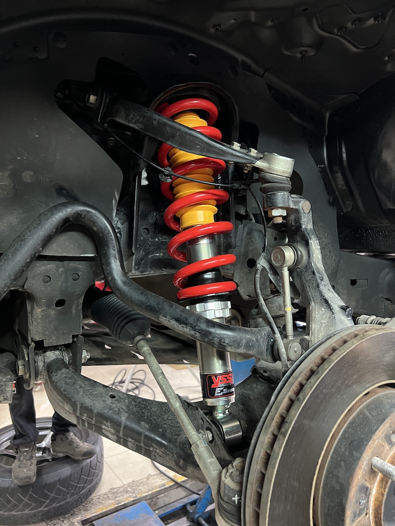 Isuzu MU-X 2023 | โช้คอัพ YSS E-Series + สปริง YSS โหลด 1.5/2 นิ้ว | หนึบ ขับสบาย สวยลงตัว - ยางเจริญรุ่งเรือง MU-X 2023 คันนี้...หล่อลงตัว! โหลดเตี้ย สวย หนึบ ขับสบาย! ใครใช้ Isuzu MU-X ปี 2023 แล้วอยากได้ฟีลลิ่งการขับขี่ที่ หนึบแน่น ไม่โคลงเคลง พร้อม จัดทรงรถให้สวยงามลงตัว... ถึงเวลาเปลี่ยนมาใช้ชุดอัปเกรดที่ครบจบในที่เดียวแล้วครับ! ติดตั้งชุดโช้คอัพ YSS E-Series พร้อมสปริง YSS Performance (สเปคโหลด) โหลดหน้า 1.5 นิ้ว / โหลดหลัง 2 นิ้ว (ความสูงที่ลงตัว) สิ่งที่จะได้รับหลังจากติดตั้ง: หล่อลงตัว: จัดทรงรถ SUV ให้สวยงาม สปอร์ต และลงตัว หนึบ...ขับสบาย: โช้คอัพ YSS E-Series (Monotube) พร้อมเทคโนโลยี VVSC ช่วยให้รถนุ่มนวลและหนึบแน่นเมื่อใช้ความเร็ว ลดอาการโคลงเคลง: สปริง YSS Performance ออกแบบมาเพื่อบาลานซ์น้ำหนักและลดอาการโยนตัวของรถได้อย่างมีประสิทธิภาพ จบครบในที่เดียว: ติดตั้ง Setup และตั้งศูนย์โดยทีมช่างผู้เชี่ยวชาญ เหมาะสำหรับใคร? เจ้าของ MU-X ที่ต้องการ ความสวยงามจากการโหลดเตี้ย แต่ยังคงใช้งานในชีวิตประจำวันได้อย่างสบาย ผู้ที่ต้องการยกระดับ Performance ให้ดีกว่าโช้คเดิมติดรถ เปลี่ยนรถคุณให้หล่อลงตัวและขับสนุกกว่าเดิม! นัดหมายเข้ารับบริการได้เลยครับ สอบถามข้อมูลเพิ่มเติม หรือนัดหมายเข้ารับบริการ ️ : 08-6569-1915 ️ : 08-6544-5963 Line id : @88rw Location : https://goo.gl/maps/HrNUAZXPN94KvxZ98 Facebook : https://www.facebook.com/88rwtire #Isuzu #Mux #Mux2023 #YSS #YSSSuspension #ESeries #YSSPerformance #โหลดเตี้ย #โช้คอัพ #ช่วงล่าง #ยางเจริญรุ่งเรือง #นนทบุรี #งามวงศ์วาน #ตั้งศูนย์ Isuzu MU-X 2023 | โช้คอัพ YSS E-Series + สปริง YSS โหลด 1.5/2 นิ้ว | หนึบ ขับสบาย สวยลงตัว - ยางเจริญรุ่งเรือง MU-X 2023 คันนี้...หล่อลงตัว! โหลดเตี้ย สวย หนึบ ขับสบาย! ใครใช้ Isuzu MU-X ปี 2023 แล้วอยากได้ฟีลลิ่งการขับขี่ที่ หนึบแน่น ไม่โคลงเคลง พร้อม จัดทรงรถให้สวยงามลงตัว... ถึงเวลาเปลี่ยนมาใช้ชุดอัปเกรดที่ครบจบในที่เดียวแล้วครับ! ติดตั้งชุดโช้คอัพ YSS E-Series พร้อมสปริง YSS Performance (สเปคโหลด) โหลดหน้า 1.5 นิ้ว / โหลดหลัง 2 นิ้ว (ความสูงที่ลงตัว) สิ่งที่จะได้รับหลังจากติดตั้ง: หล่อลงตัว: จัดทรงรถ SUV ให้สวยงาม สปอร์ต และลงตัว หนึบ...ขับสบาย: โช้คอัพ YSS E-Series (Monotube) พร้อมเทคโนโลยี VVSC ช่วยให้รถนุ่มนวลและหนึบแน่นเมื่อใช้ความเร็ว ลดอาการโคลงเคลง: สปริง YSS Performance ออกแบบมาเพื่อบาลานซ์น้ำหนักและลดอาการโยนตัวของรถได้อย่างมีประสิทธิภาพ จบครบในที่เดียว: ติดตั้ง Setup และตั้งศูนย์โดยทีมช่างผู้เชี่ยวชาญ เหมาะสำหรับใคร? เจ้าของ MU-X ที่ต้องการ ความสวยงามจากการโหลดเตี้ย แต่ยังคงใช้งานในชีวิตประจำวันได้อย่างสบาย ผู้ที่ต้องการยกระดับ Performance ให้ดีกว่าโช้คเดิมติดรถ เปลี่ยนรถคุณให้หล่อลงตัวและขับสนุกกว่าเดิม! นัดหมายเข้ารับบริการได้เลยครับ สอบถามข้อมูลเพิ่มเติม หรือนัดหมายเข้ารับบริการ ️ : 08-6569-1915 ️ : 08-6544-5963 Line id : @88rw Location : https://goo.gl/maps/HrNUAZXPN94KvxZ98 Facebook : https://www.facebook.com/88rwtire #Isuzu #Mux #Mux2023 #YSS #YSSSuspension #ESeries #YSSPerformance #โหลดเตี้ย #โช้คอัพ #ช่วงล่าง #ยางเจริญรุ่งเรือง #นนทบุรี #งามวงศ์วาน #ตั้งศูนย์