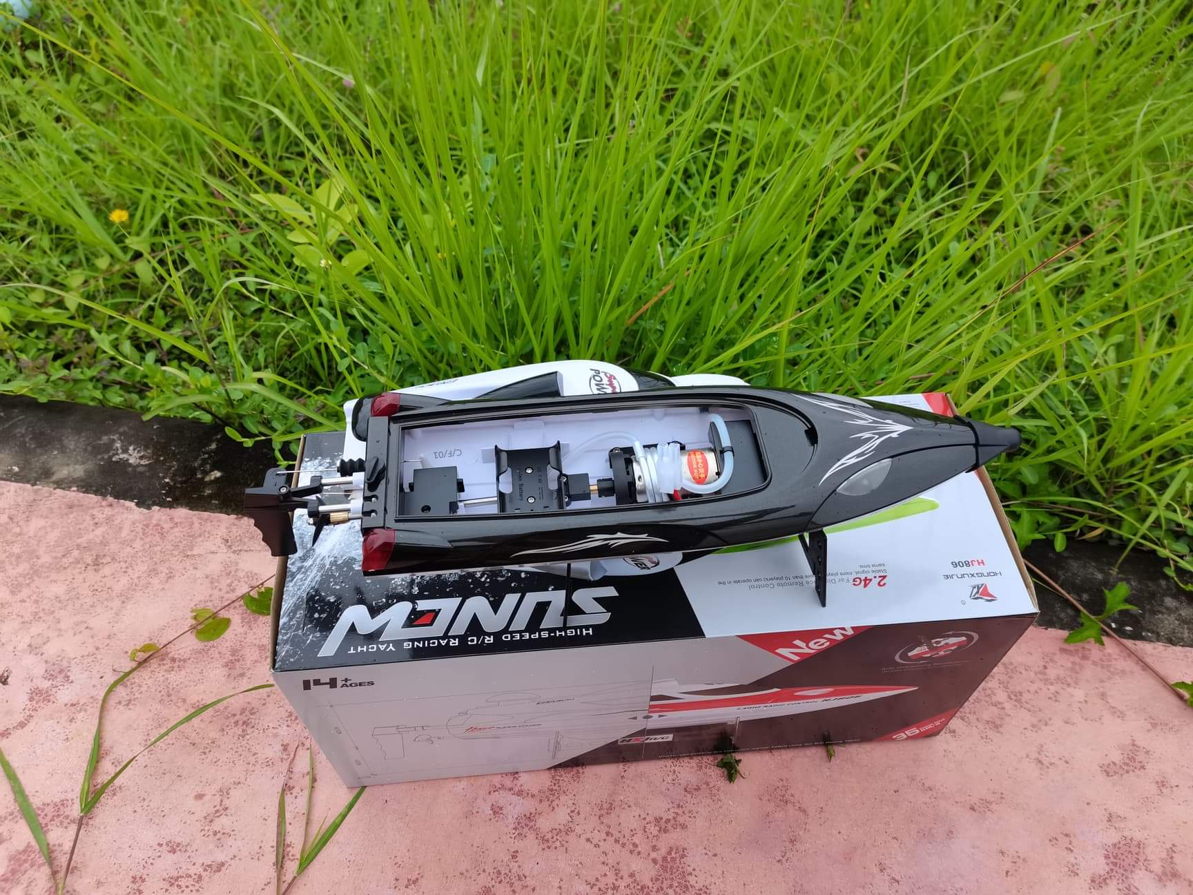 เรือบังคับวิทยุความเร็วสูง HJ-806 47Cm 2.4G RC 30Km/H แบตเตอร์+ชุดชร์าจ พร้อมเล่น ระบบระบายความร้อนด้วยน้ำ