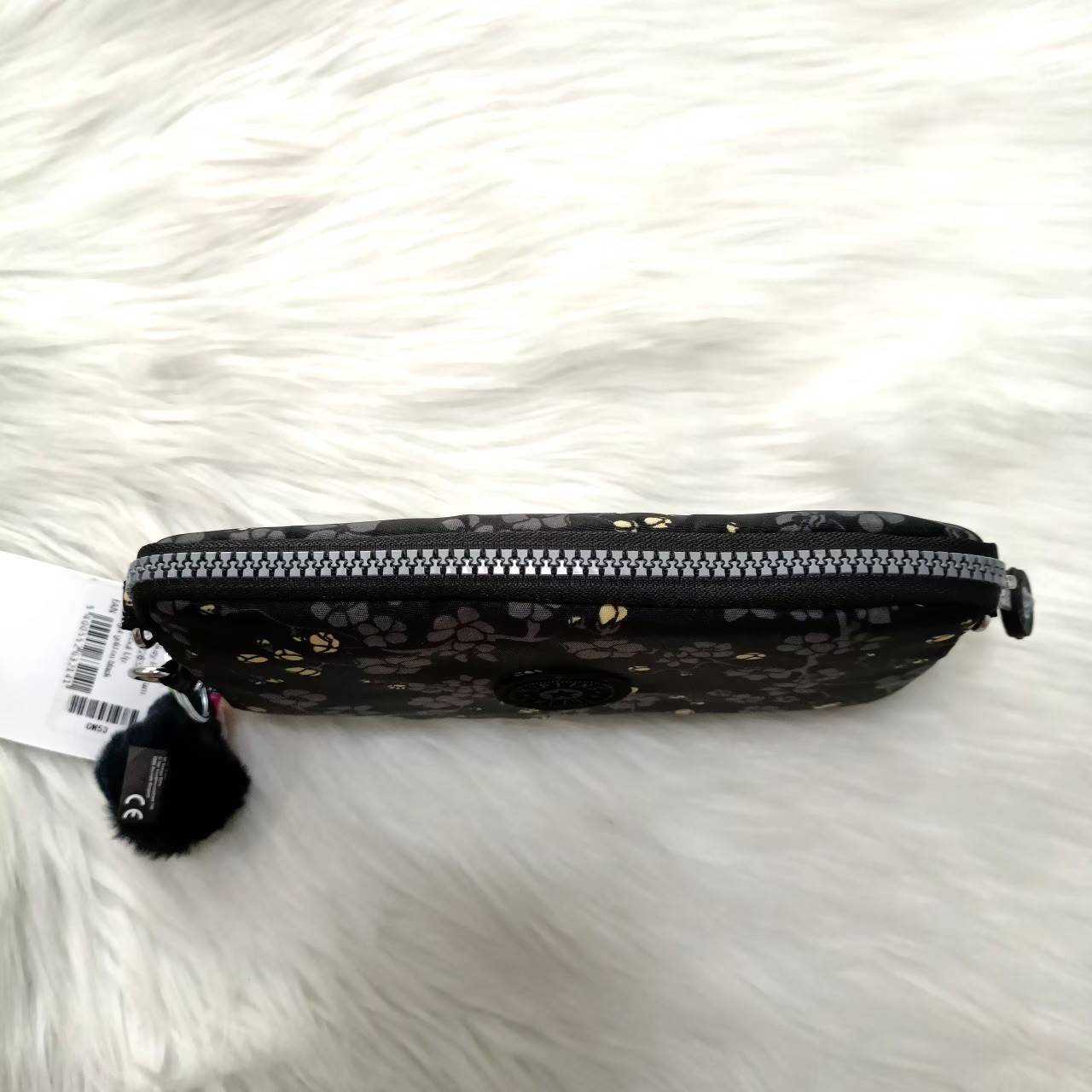 KIPLING กระเป๋าสตางค์ซิปรอบ ใบยาว Seoul up clutch & sling bag