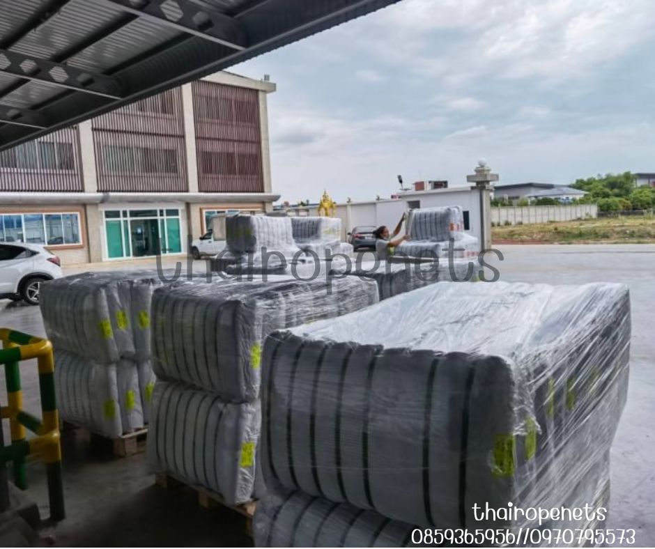 Mesh Sheet Safetynets เมทชีทตาข่ายกันตก ขนาด 1.88x50 m. มีความหนาให้เลือกหลายขนาด นำเข้าจากประเทศญี่ปุ่น ไม่ใช่สแลน แข็งแรงทนทาน ผลิตจากวัสดุ PVC Polyester ผสมสารป้องกัน UV