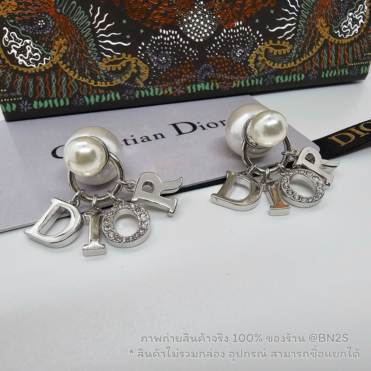 สีเงิน | CHRISTAIN DIOR TRIBALES ต่างหูไข่มุกดิออ จี้ตัวห้อยโลโก้ดิออ งาน 1:1 พร้อมส่ง งานสวย ปั๊มทุกจุด ไม่ลอก ไม่ดำ งานดีที่สุดน้าา