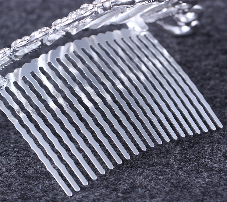 มงกุฏเพชรตรงกลางเพชรใหญ่เด่นสวย ขนาดกว้าง 15 สูง 5.5 ซม. แบบหวีปักง่าย #พร้อมส่ง