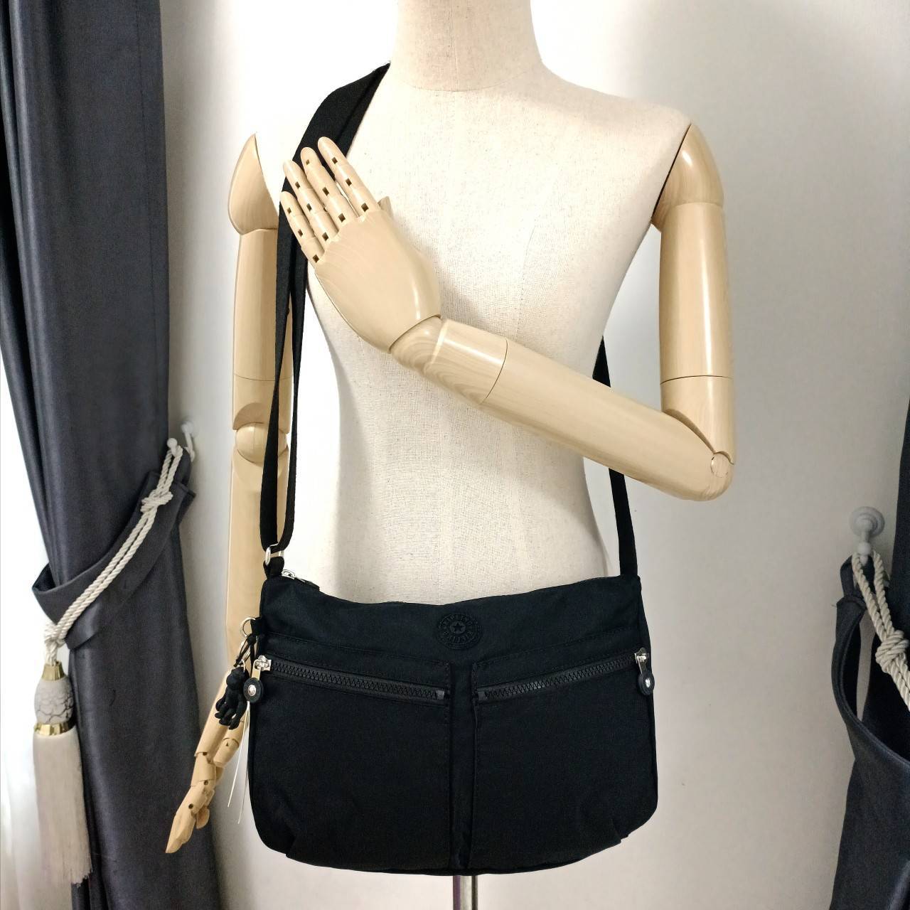 กระเป๋าคิปลิ้ง KIPLING กระเป๋าสะพายข้าง รุ่น Izellah