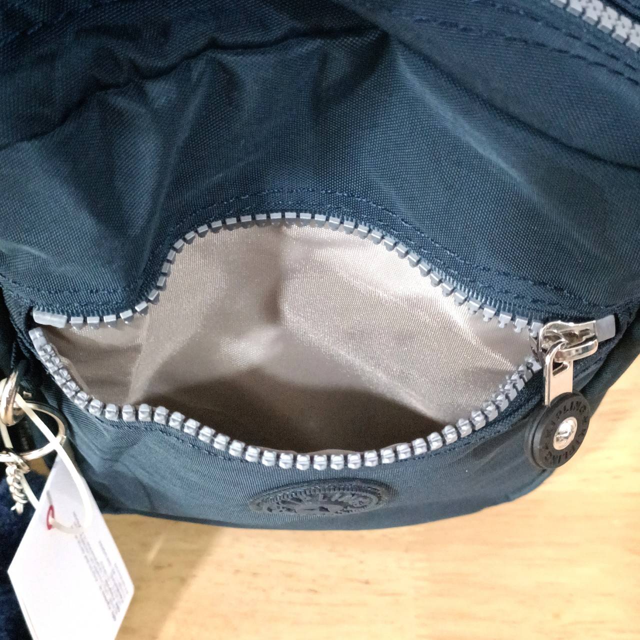 กระเป๋า KIPLING Unisex คิปลิ้ง ไนล่อน K23511 ของแท้ outlet