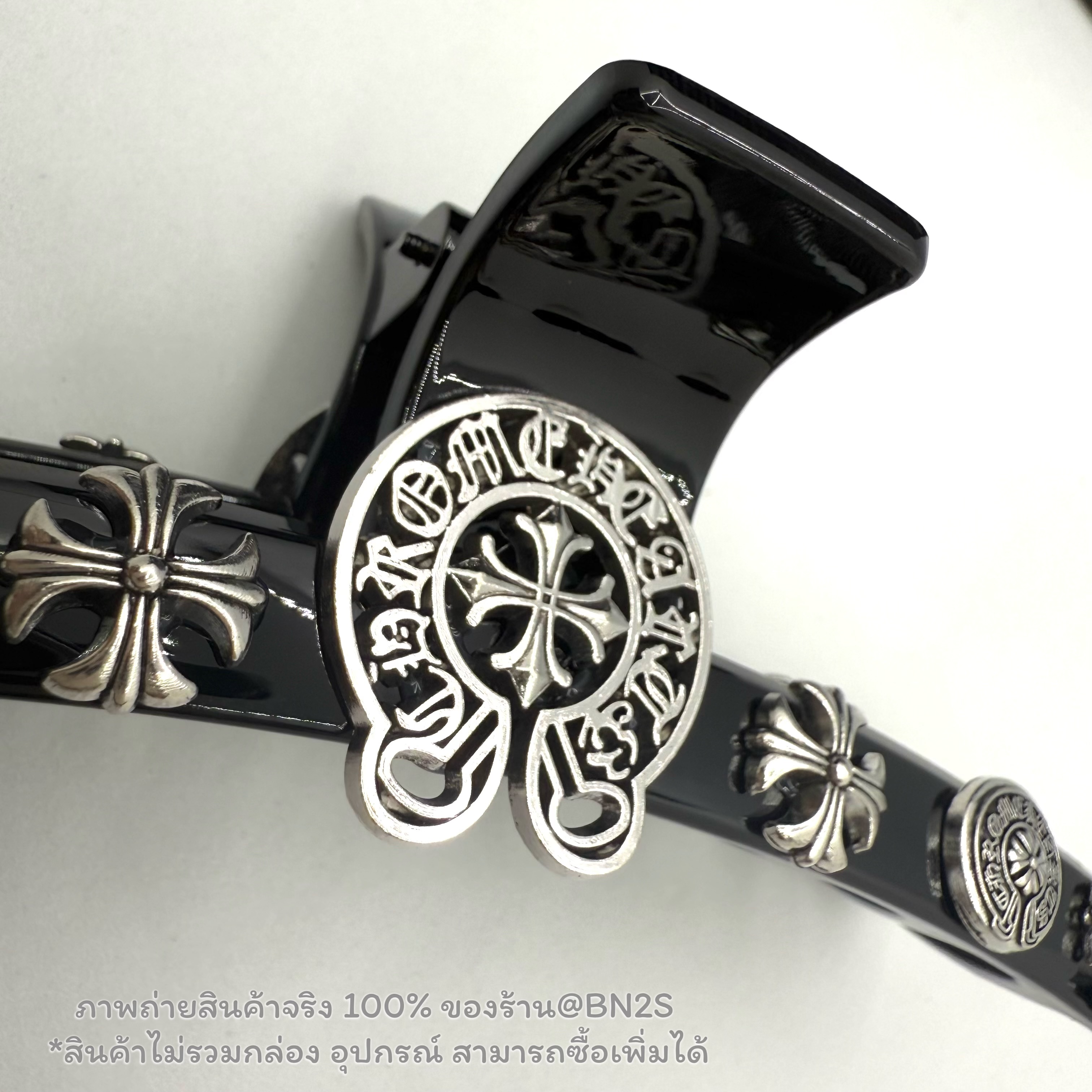 Chrome Heart Large Hair Clip กิ๊บหนีบผมปากฉลาม ตัวใหญ่ ประดับโลโก้โครมฮาร์ทสไตล์วินเทจ สีดำตัดเงิน สุดคลาสสิค