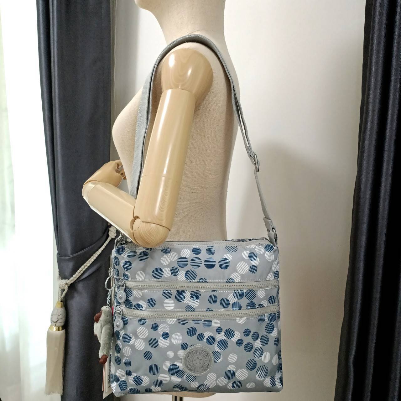 กระเป๋าสะพายข้าง Kipling Ella คิปลิ้ง