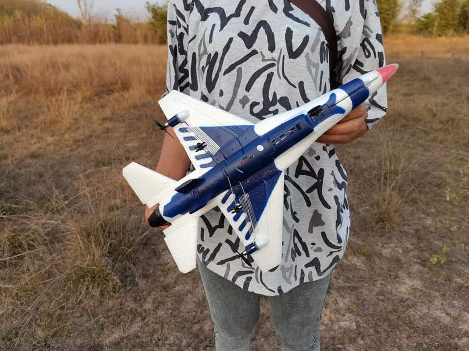 เครื่องบินบังคับวิทยุ XK A200 (F-16B) เครื่องบิน RC แบตเตอรี่ 3.7 V 300MAH ระบบไจโล ชุดพร้อมบิน