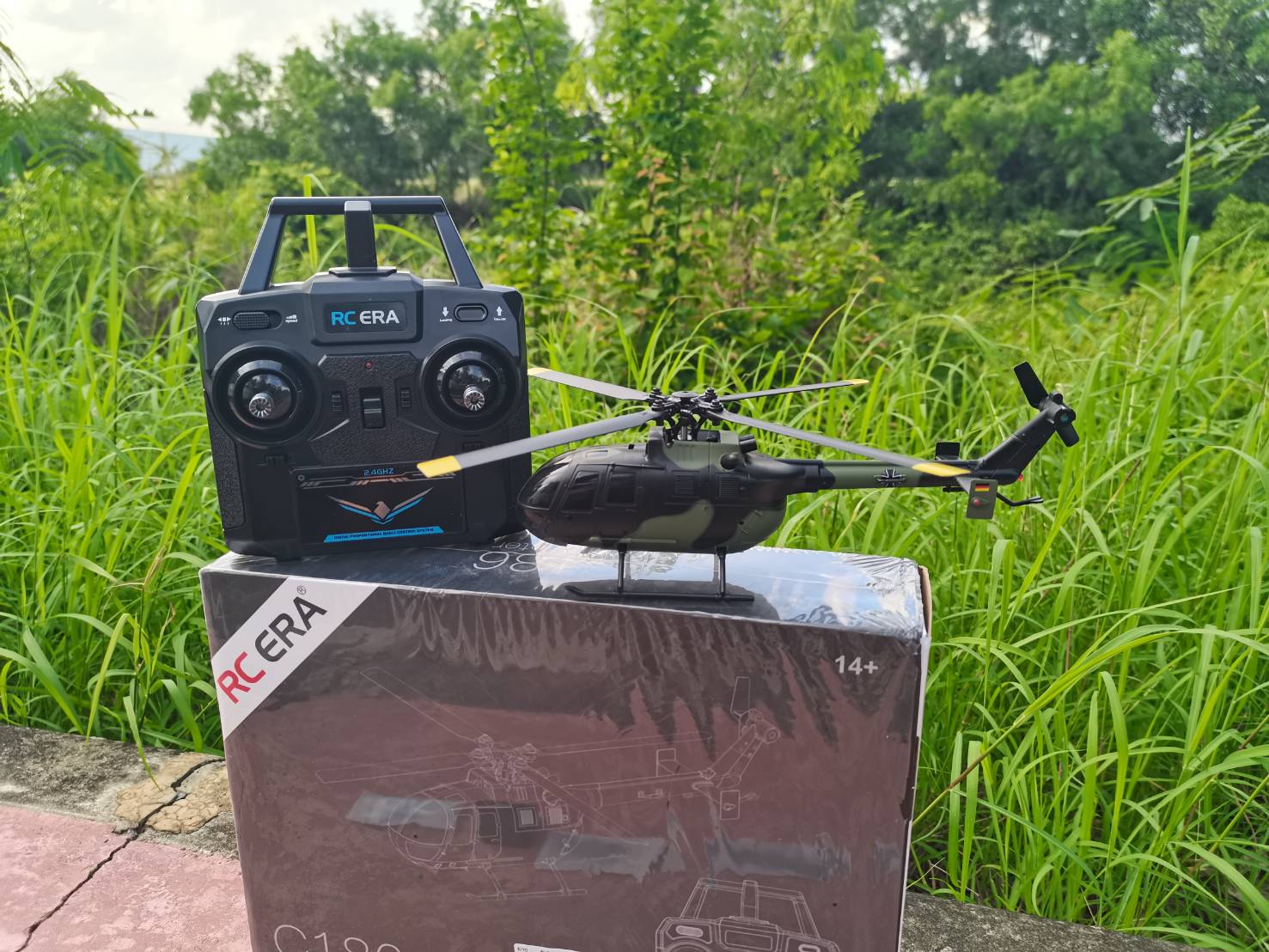 RC ERA C-186 BO106 สเกล 4CH 2.4GHZ 4.เบสลายพรางชุดพร้อมบิน C186 / BO-105 RC Helicopter (RTF) 6-Axis Gyro ชุดพร้อมบิน