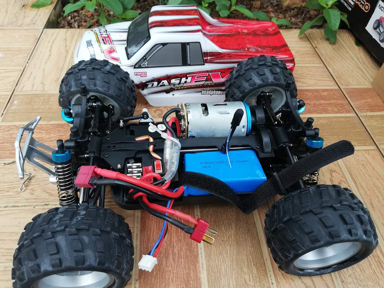 WL-TOYS A979-B 4WD 1/18 70 กม. / ชม. Monster Truck RC รถบังคับวิทยุ สายลุย