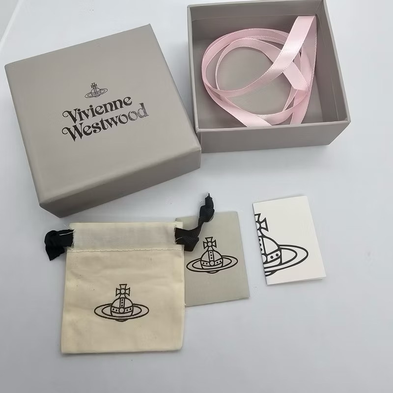 Vivienne Westwood ชุดกล่อง 9x9 นิ้ว ไม่รวมถุงกระดาษ