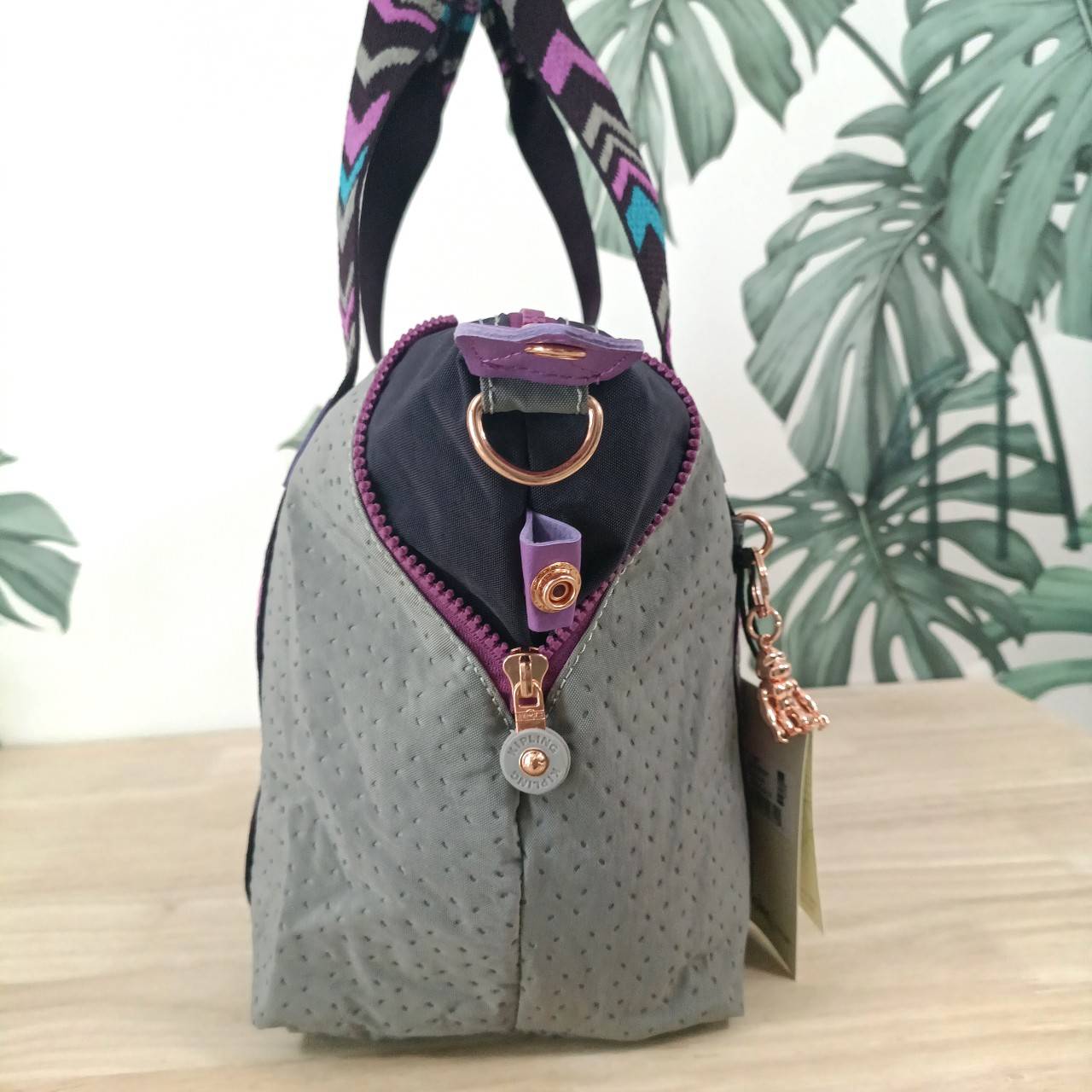 KIPLING กระเป๋าสะพายไหล่ คิปลิ้ง โท้ท Art M Tote Bag