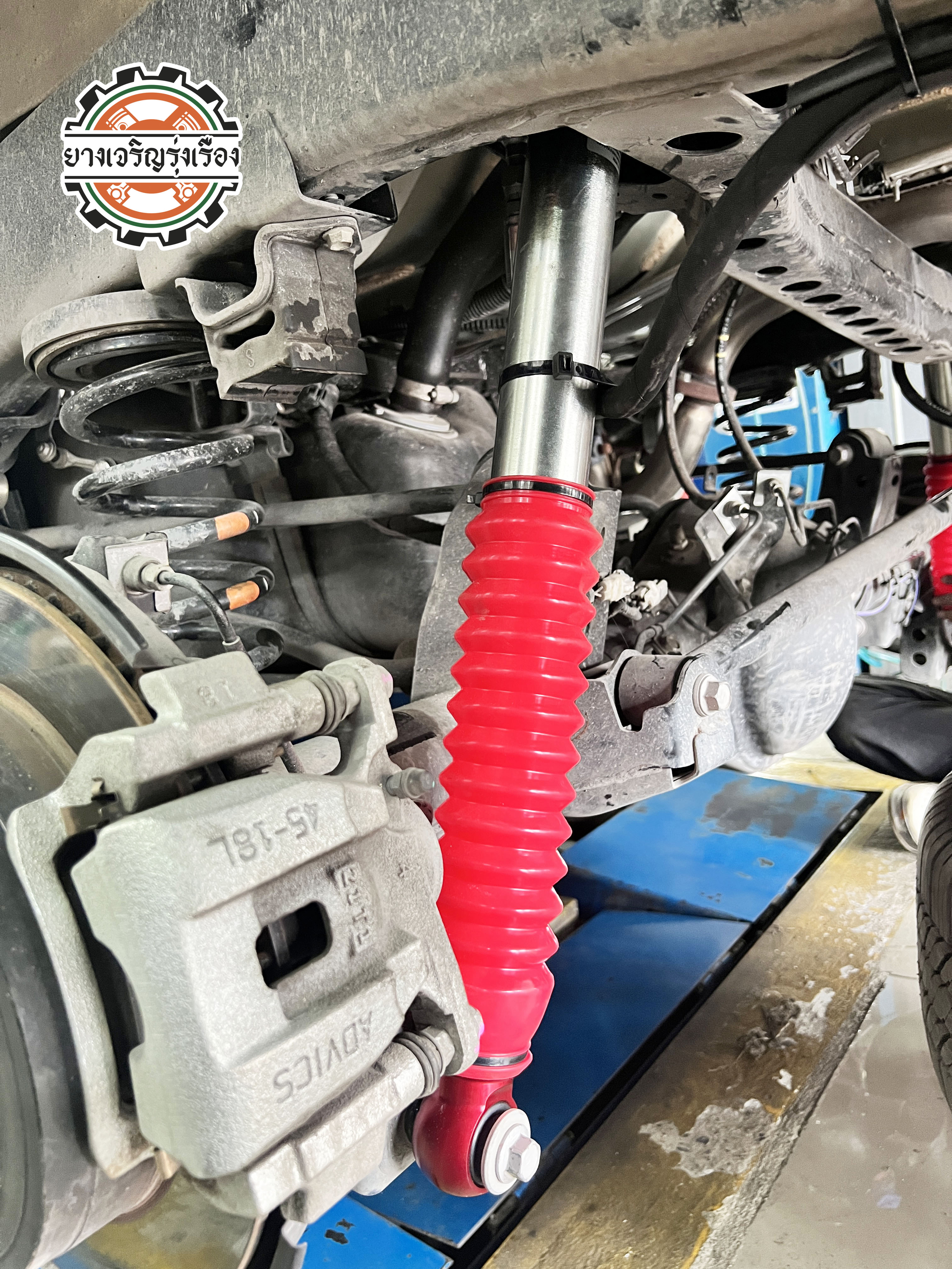 TOYOTA FORTUNER นัดหมายเข้ารับบริการอัพเกรดช่วงล่าง ติดตั้งโช๊คอัพ Profender พร้อมปรับเซ็ทให้รองรับการใช้งานประจำวันและ ยางที่ใส่ เน้นนุ่มหนึบ กระชับ อยากให้เซ็ทแบบวิ่งกระชับ ติดมือคอนโทรลพวงมาลัยคมๆ วิ่งผ่านรอยต่อถนนเนียนๆ ไม่เสียอาการตอนจั้มคอสะพาน จัดให้ครับ พร้อมปรับเซ๊ท Pre load เซ็ทระยะ stroke และตั้งศูนย์ตามสูตรร้านยางเจริญรุ่งเรือง ขับสนุกแน่นอน!! [+] 𝗣𝗥𝗢𝗙𝗘𝗡𝗗𝗘𝗥 𝗤𝗨𝗘𝗘𝗡 𝗦𝗘𝗥𝗜𝗘𝗦 + 𝗦𝗨𝗕𝗧𝗔𝗡𝗞 𝟴 𝗹𝘃 โช๊คอัพหน้า/หลัง ล้อเดิม ยางเดิม ก็ขับสนุกได้ [+] พร้อมบริการติดตั้ง + Set up ให้เหมาะกับยาง [+] ขับสนุกด้วยบริการ ตั้งศูนย์ละเอียดให้เหมาะกับการใช้งานและลักษณะของช่วงล่าง --------------------------------- #ติดต่อเรา ยางรถยนต์ บริการรถยนต์ 08-6569-1915 โช๊คอัพช่วงล่างรถยนต์ ตั้งศูนย์ 08-6544-5963 𝙊𝙪𝙧 𝙎𝙚𝙧𝙫𝙞𝙘𝙚 บริการทางร้าน เรารับทำอะไรบ้าง 🔧 ติดตั้งยางแบบไร้รอย 100% 🔧 บริการสลับยาง ตามอายุ 🔧 มียางรถยนต์ทุกยี่ห้อให้เลือกซื้อ 🔧 เช็คช่วงล่าง แก้ปัญหาให้ตรงจุด 🔧 บริการล้างลิ้นปีกผีเสื้อ 🔧 บริการเช็คระยะรถยนต์ 🔧 เปลี่ยนถ่ายของเหลวทั้งระบบ 🔧 ตั้งศูนย์ด้วยเครื่อง HUNTER นำเข้าจาก USA #รถยนต์มีปัญหาไม่รู้ต้องแก้ตรงไหน ทางเรายินดี ตรวจหาปัญหาและหาวิธีแก้ บอกลูกค้าก่อนลงมือทำเสมอราคาเป็นธรรมไม่เอาเปรียบ สบายใจคุณลูกค้า ---------------------------------- ดูแลให้คำปรึกษาทุกปัญหาคาใจ ไม่ทิ้งลูกค้า มีบริการหลังการขาย 【ให้ผู้เชี่ยวชาญของเรา ดูแลรถคุณ】 ร้านยางเจริญรุ่งเรือง ยินดีต้อนรับครับ ----------------------------------------- 𝗣𝗥𝗢𝗙𝗘𝗡𝗗𝗘𝗥 𝗤𝗨𝗘𝗘𝗡 𝗦𝗘𝗥𝗜𝗘𝗦 + 𝗦𝗨𝗕𝗧𝗔𝗡𝗞 𝟴 𝗹𝘃 การรวมตัวของสุดยอดฟังก์ชั่นเทคโนโลยีโช๊คอัพอัพเกรดสำหรับรถยนต์ PPV และ Pickup ที่สร้างออกมาให้ครอบคลุมการทำงานตั้งแต่นุ่มไปจนถึง หนึบกระชับ 🆙𝗣𝗥𝗢𝗙𝗘𝗡𝗗𝗘𝗥 𝗤𝗨𝗘𝗘𝗡 𝗦𝗘𝗥𝗜𝗘𝗦 เป็นซีรีย์ที่ได้รับความนิยมสูงเนื่องจากเป็นโช๊คอัพที่ตอบสนองกระชับฉับไว สามารถทำงานได้ทั้งฝั่ง Compress แะล rebound ได้อย่างนุ่มเนียน ความสามารถในเลือกทำงานได้ถึง 16 ระดับ ทำให้โช๊คอัพชุดนี้สามารถตอบสนองการทำงานได้กว้างแบบลงตัว และยังตอบโจทย์การจัดทรงรถได้อย่างดีด้วยความสามารถในการสไลด์กระบอกได้อิสระ 🆙𝗣𝗥𝗢𝗙𝗘𝗡𝗗𝗘𝗥 𝗦𝗨𝗕𝗧𝗔𝗡𝗞 𝟴 𝗹𝘃 ของเหลวในระบบโช๊คอัพมีความสำคัญต่อการทำงาน 𝗣𝗥𝗢𝗙𝗘𝗡𝗗𝗘𝗥 𝗦𝗨𝗕𝗧𝗔𝗡𝗞 𝟴 𝗹𝘃 โช๊คอัพ ปรับ8 ระดับรองรับบอดี้ที่ใหญ่ของรถยนต์ Pick up และ PPV เนื่องจากบรรจุน้ำมันโช๊คอัพได้เยอะกว่าปกติทำให้โช๊คอัพทำงานได้ลงตัวมากขึ้น ความสามารถในการปรับความหนืดได้ถึง 8 ระดับตอบโจทย์การทำงานหลากหลาย อยู่ที่การปรับเซ็ท เหมาะอย่างยิ่งกับรถยนต์ที่มีอาการท้ายย้วย แก้ไขได้อย่างอยู่หมัด ตัวโช๊คอัพแข็งแรงทนทานมีเอกลักณษ์เฉพาะตัว สายไฮดรอลิคทนแรงดันสูงบรรจุน้ำมันโช๊คอัพสูตรเฉพาะของ Profender ตัวกระบอกอลูมิเนียมCNC บรรจุแก็สไนโตรเจนกระจายการทำงาน ช่วยเรื่องการคืนตัวหรือ rebound อย่างลงตัว กระบอกบรรจุแก็สอลูมิเนียม CNC ระบายความร้อนได้อย่างรวดเร็วทำให้การใช้งานต่อเนื่องเป็นระยะเวลานาน น้ำมันโช๊คอัพไม่เปลี่ยนสภาพความหนืด ฟีลลิ่งคงที่หนึบกระชับ 🔧𝗣𝗥𝗢𝗙𝗘𝗡𝗗𝗘𝗥 𝗤𝗨𝗘𝗘𝗡 𝗦𝗘𝗥𝗜𝗘𝗦 + 𝗦𝗨𝗕𝗧𝗔𝗡𝗞 𝟴 𝗹𝘃 สองรุ่นโช๊คอัพ Performance ที่ทางร้านของเราสามารถเซ็ทอัพให้ทำงานตอบสนองความต้องการของลูกค้าได้แบบเฉพาะคัน แก้ไขอาการย้วยโยน การโคลงเคลง รวมไปถึงอาการท้ายกระเด้ง วิ่งผ่านรอยต่อถนน เก็บได้แบบเนียนๆ ไม่เสียอาการ พร้อมตั้งศูนย์ให้ทุกระบบแม๊ทช์กัน ทั้งยางรถยนต์ ช่วงล่าง โช๊คอัพ และการใช้งาน เรียกว่า ครบ จบ ที่เดียว #𝗨𝗽𝗴𝗿𝗮𝗱𝗲☄️ 🆙 ความเฟริม 🆙 เข้าโค้งมั่นใจ 🆙 กระชับขับสนุก 🆙 เก็บรอยต่อถนนดีเยี่ยม #แก้ไขอาการ ❌ โช๊คอัพแก้อาการโยน ❌ เข้าโค้งย้วย ❌ เมารถ 🔧Service ✅ ฟรี บริการติดตั้งโช๊อคัพ ✅ ฟรี บริการ Set up โช๊คอัพให้เหมาะกับการใช้งาน ✅ ฟรี ตั้งศูนย์ให้แม็ช กับช่วงล่างและยาง(เครื่อง HUNTER USA ความแม่นยำสูง) 🚙รีดพลังช่วงล่างมาใช้งานได้มากที่สุดด้วยการตั้งศูนย์ให้ยางรถยนต์ ช่วงล่าง ทุกอย่างแมชท์เข้าด้วยกัน💯 ลูกค้าสามารถสอบถามรายละเอียด หรือแนะนำรุ่นโช๊คอัพให้เหมาะสมกับการใช้งานได้ทางข้อความ หรือ โทร. ยางรถยนต์ บริการรถยนต์ 08-6569-1915 โช๊คอัพช่วงล่างรถยนต์ ตั้งศูนย์ 08-6544-5963 ยินดีต้อนรับครับ🙏🙏🙏 #YSS #วายเอสเอส #profender #queenseries #subtank #โปรเฟนเดอร์ #ควีนซีรียส์ #โช๊คอัพรถยนต์ #ช่วงล่างรถยนต์ #ร้านยางเจริญรุ่งเรือง #นนทบุรี #งามวงศ์วาน #ซ่อมบำรุงช่วงล่างรถยนต์