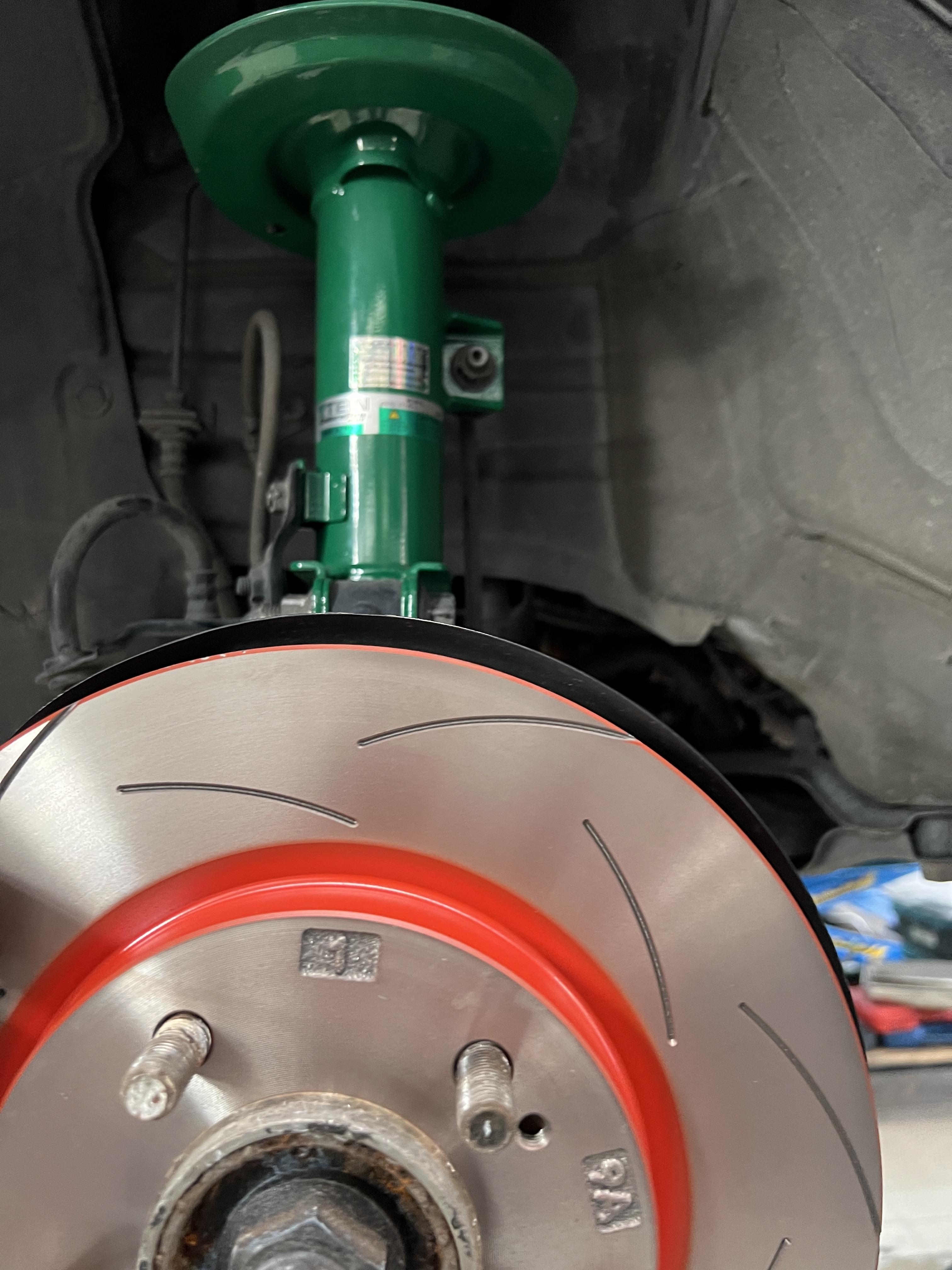 MITSUBISHI XPANDER อัพเกรดระบบเบรก [+] TRW XPS จานเบรกเซาะร่อง [+] Nexzter pro spec สอบถามข้อมูลเพิ่มเติม หรือนัดหมายเข้ารับบริการ โทร. 08-6569-1915 Location : https://goo.gl/maps/HrNUAZXPN94KvxZ98? รถยนต์มีปัญหาไม่รู้ต้องแก้ตรงไหน ทางเรายินดี ตรวจหาปัญหาและหาวิธีแก้ บอกลูกค้าก่อนลงมือทำเสมอด้วยราคาเป็นธรรม เวลาบริการ วันจันทร์-วันอาทิตย์ 09:00 น. - 17.30 น. #mitsubishixpander #NEXZTERPRO #trwxps #โช้คอัพ #ช่วงล่าง #โช๊ค #ยางรถยนต์