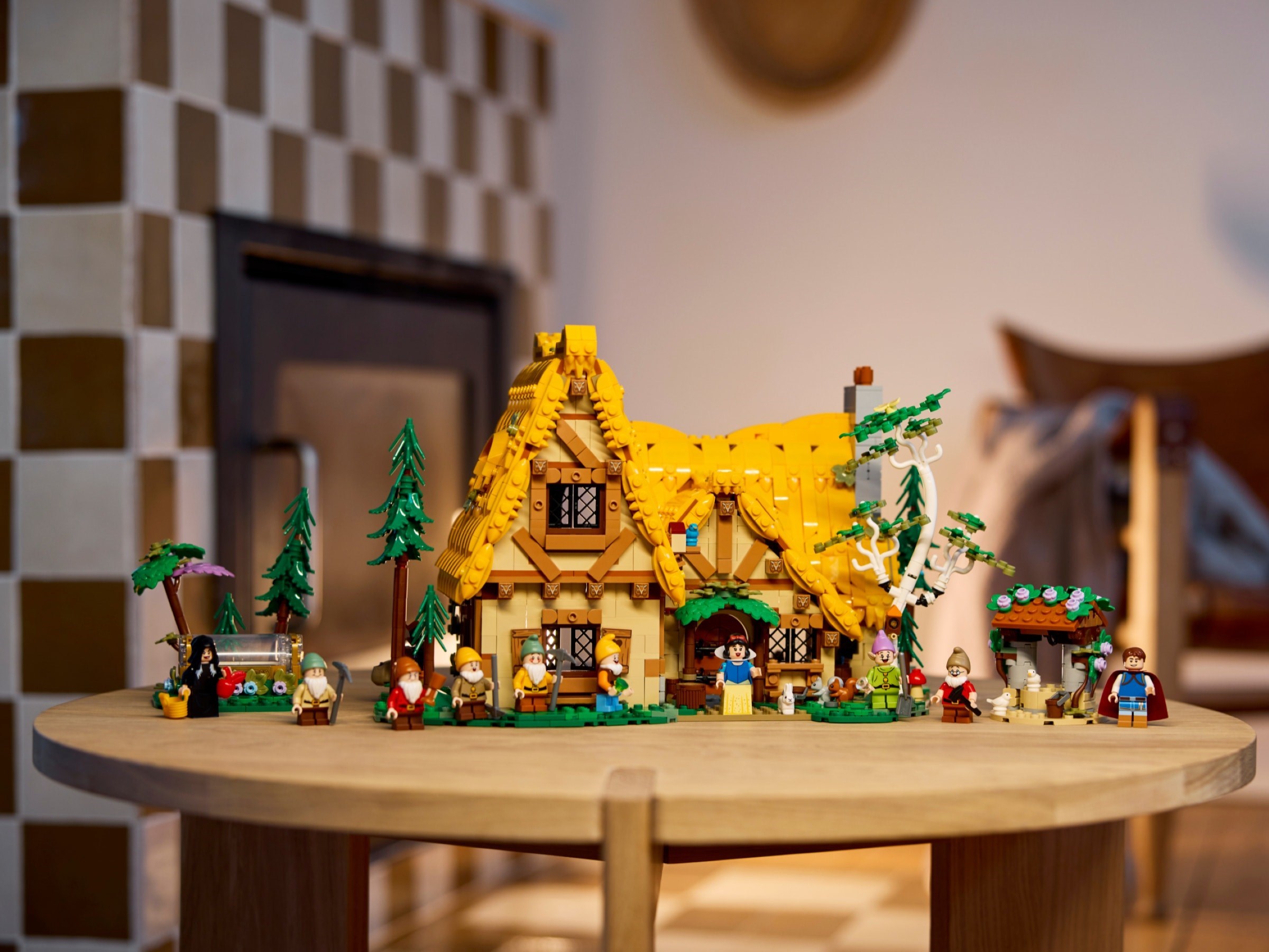 LEGO Disney 43242 เลโก้ Snow White and the Seven Dwarfs' Cottage