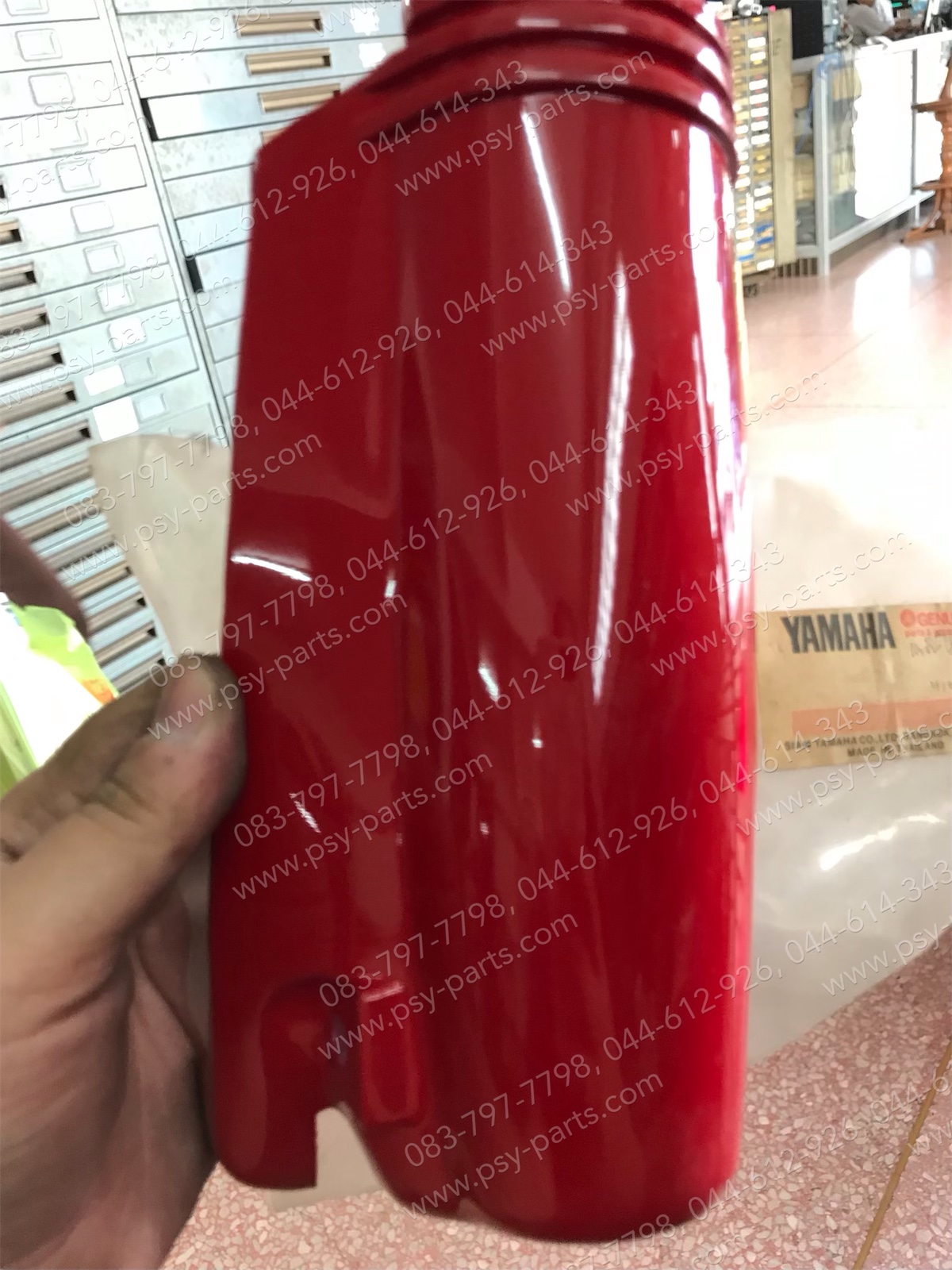ฝาข้างโช้คหน้าซ้าย Y 100 แท้ๆ สีแดงใหม่ (Y26) 2JH-F3122-00-UR