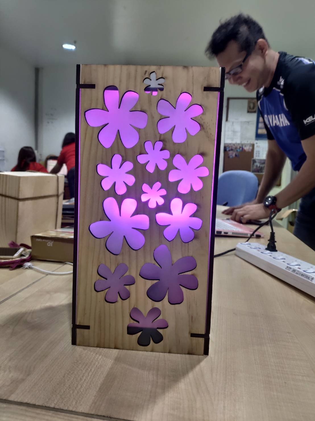 โคมไฟกล่องไม้สำหรับประดับบ้าน