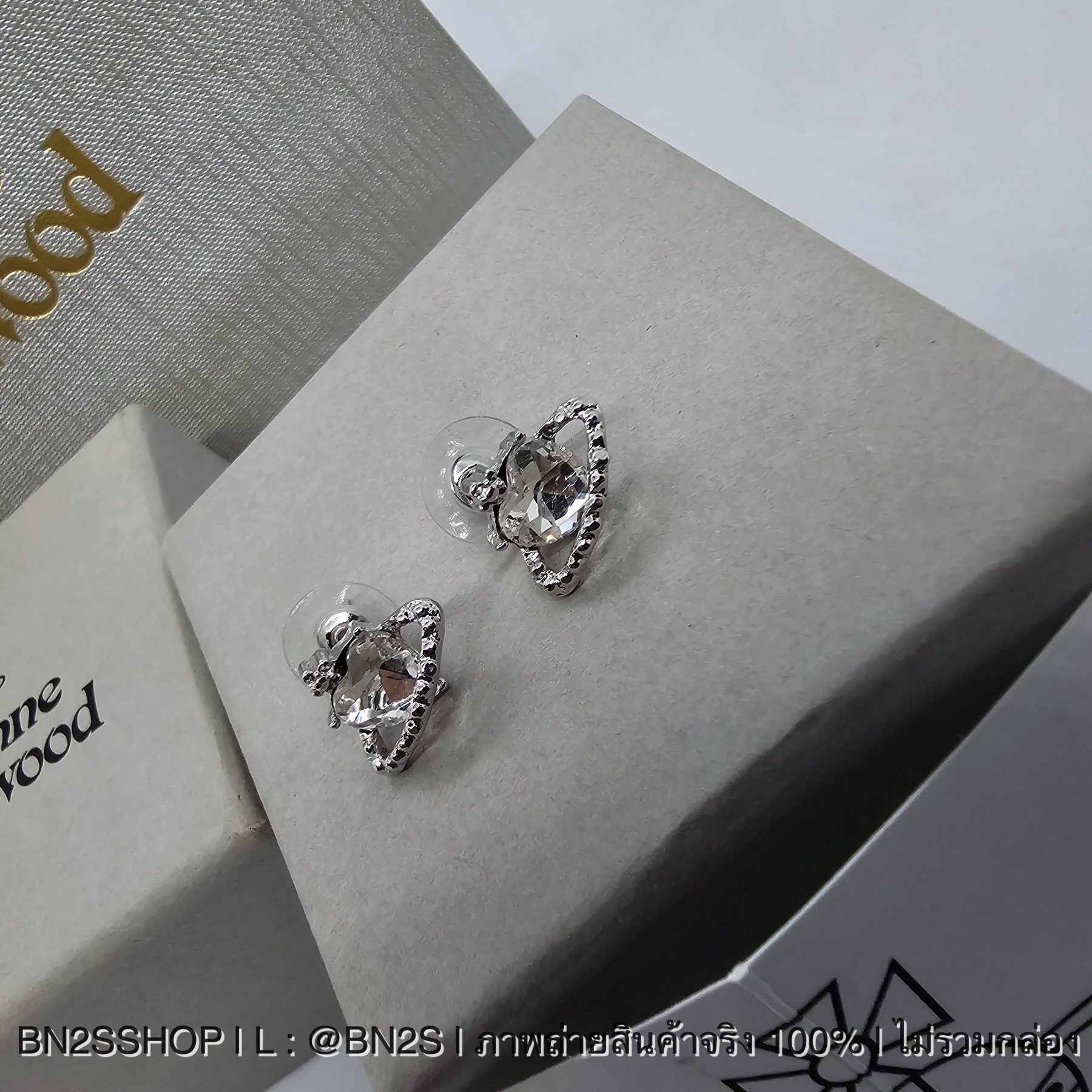 Vivienne Westwood Reina Earring ต่างหูจี้ดาวเสาร์ ฝังเพชรเม็ดกลาง ล้อมเพชร งานอะไหล่เงิน พร้อมจัดส่ง พร้อมส่งในไทย