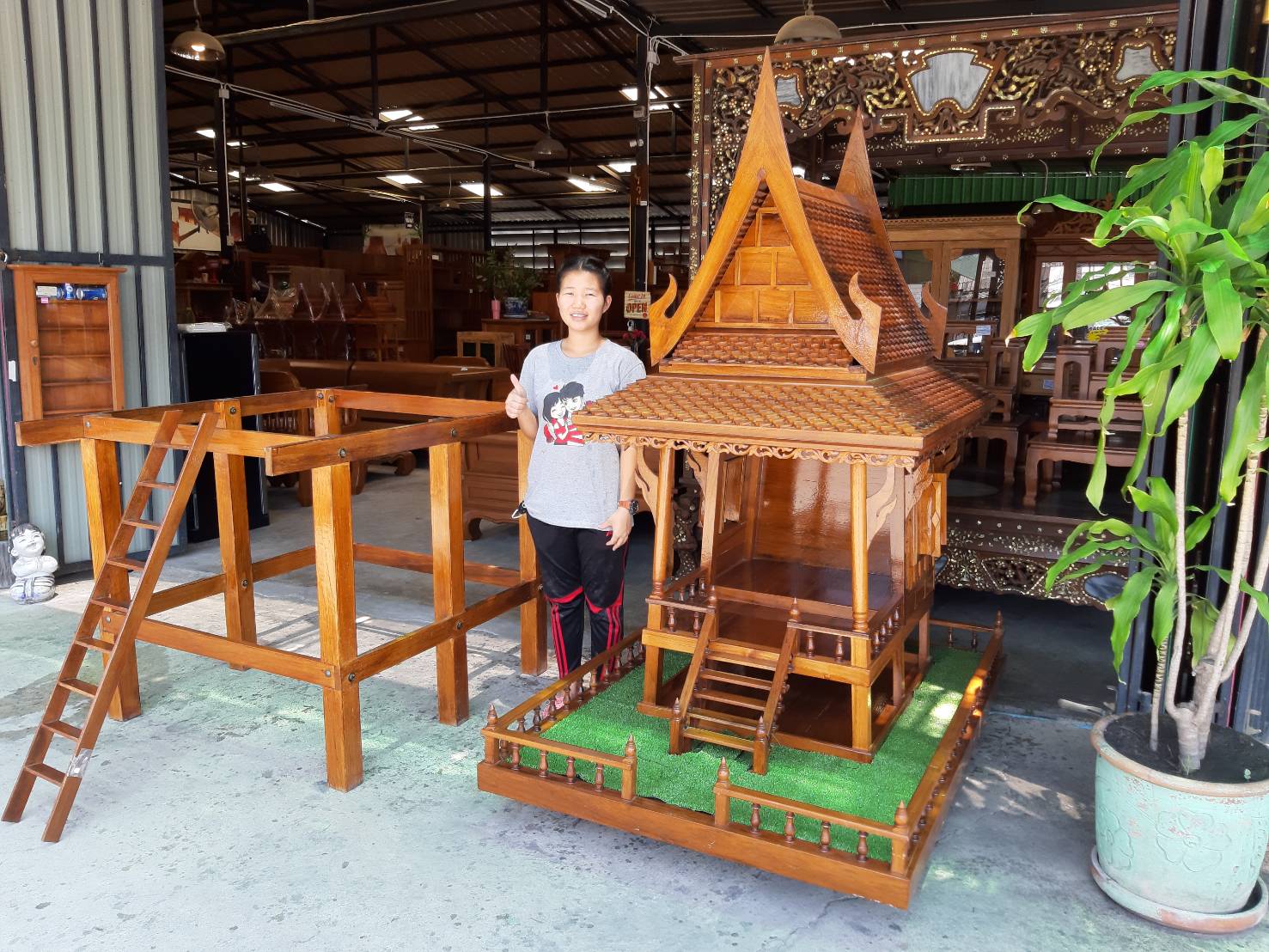 ศาลเจ้าที่ศาลตายาย
