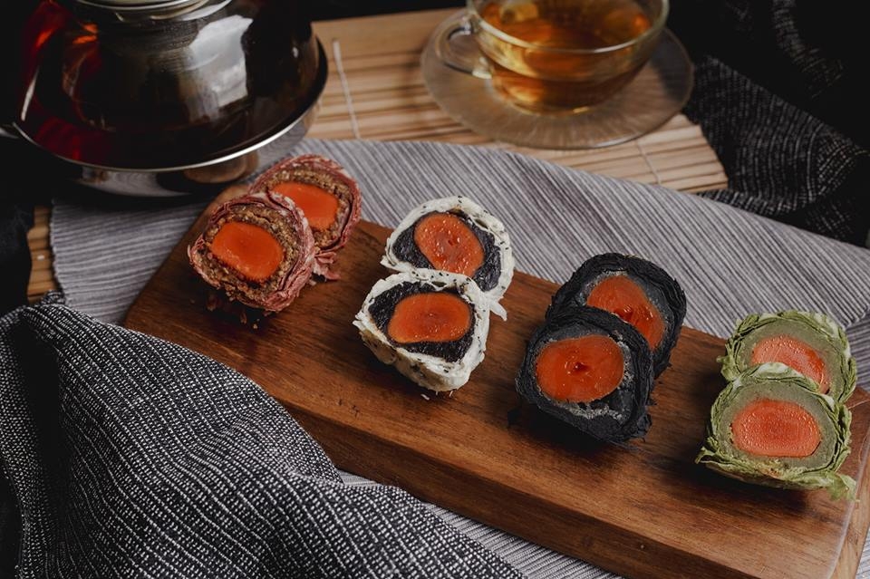 ขนมเปี๊ยะกล่องใหญ่ 16 ลูก