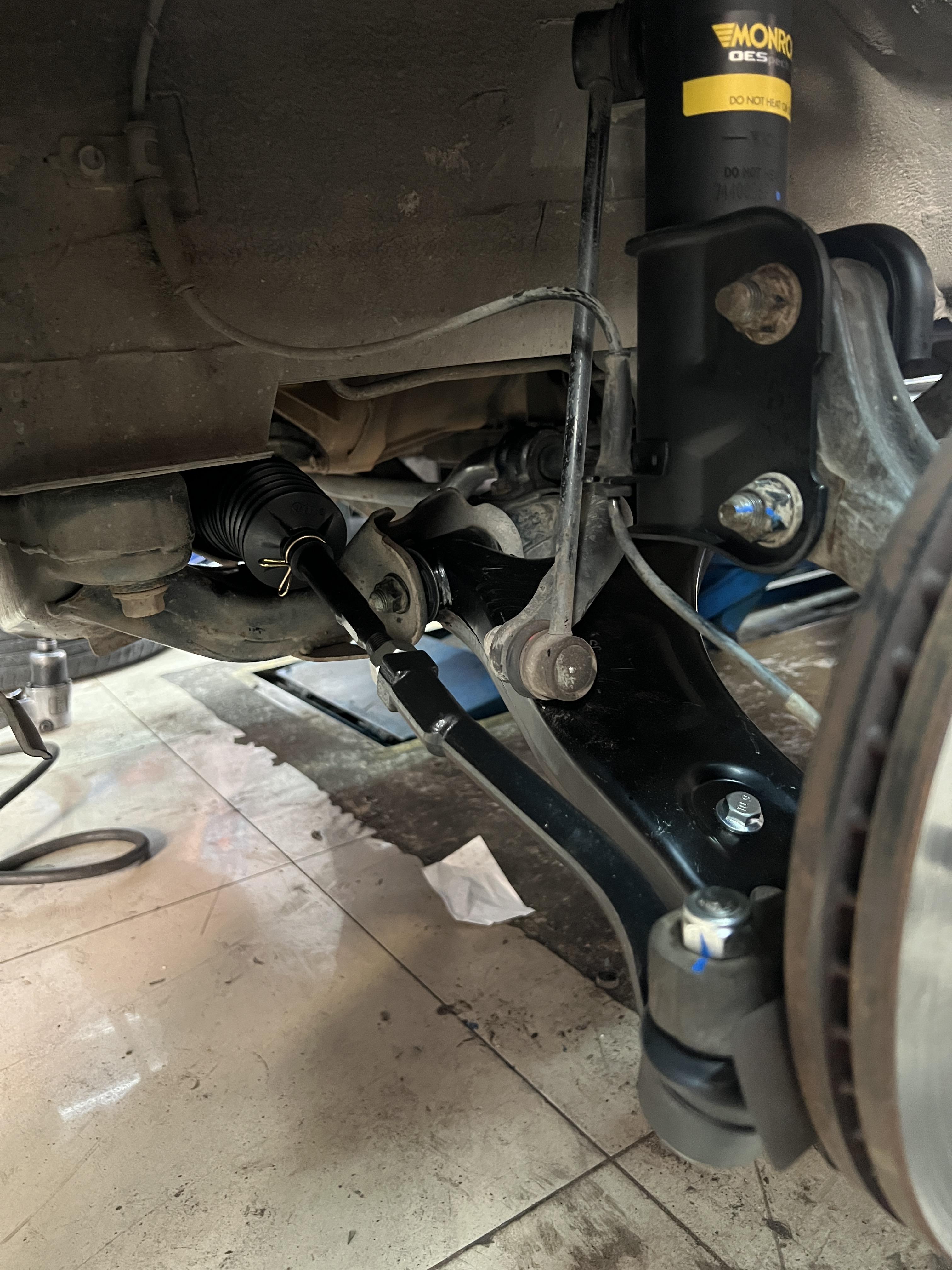 HYUNDAI H1 แก้ไขอาการย้วย ลดอาการโคลง เพิ่มความหนึบ นิ่ง นุ่ม [+] MONROE OE SPECTRUM [+] YSS DTG PLUS ปรับ 7 ระดับ [+] ปีกนกล่างตรงรุ่น [+] ลูกหมากแร็ค คันชัก Location : https://goo.gl/maps/HrNUAZXPN94KvxZ98? รถยนต์มีปัญหาไม่รู้ต้องแก้ตรงไหน ทางเรายินดี ตรวจหาปัญหาและหาวิธีแก้ บอกลูกค้าก่อนลงมือทำเสมอด้วยราคาเป็นธรรม เวลาบริการ วันจันทร์-วันอาทิตย์ 09:00 น. - 17.30 น. #yssplus #monroe #hyundaih1 #โช้คอัพ #ช่วงล่าง #โช๊ค #ยางรถยนต์