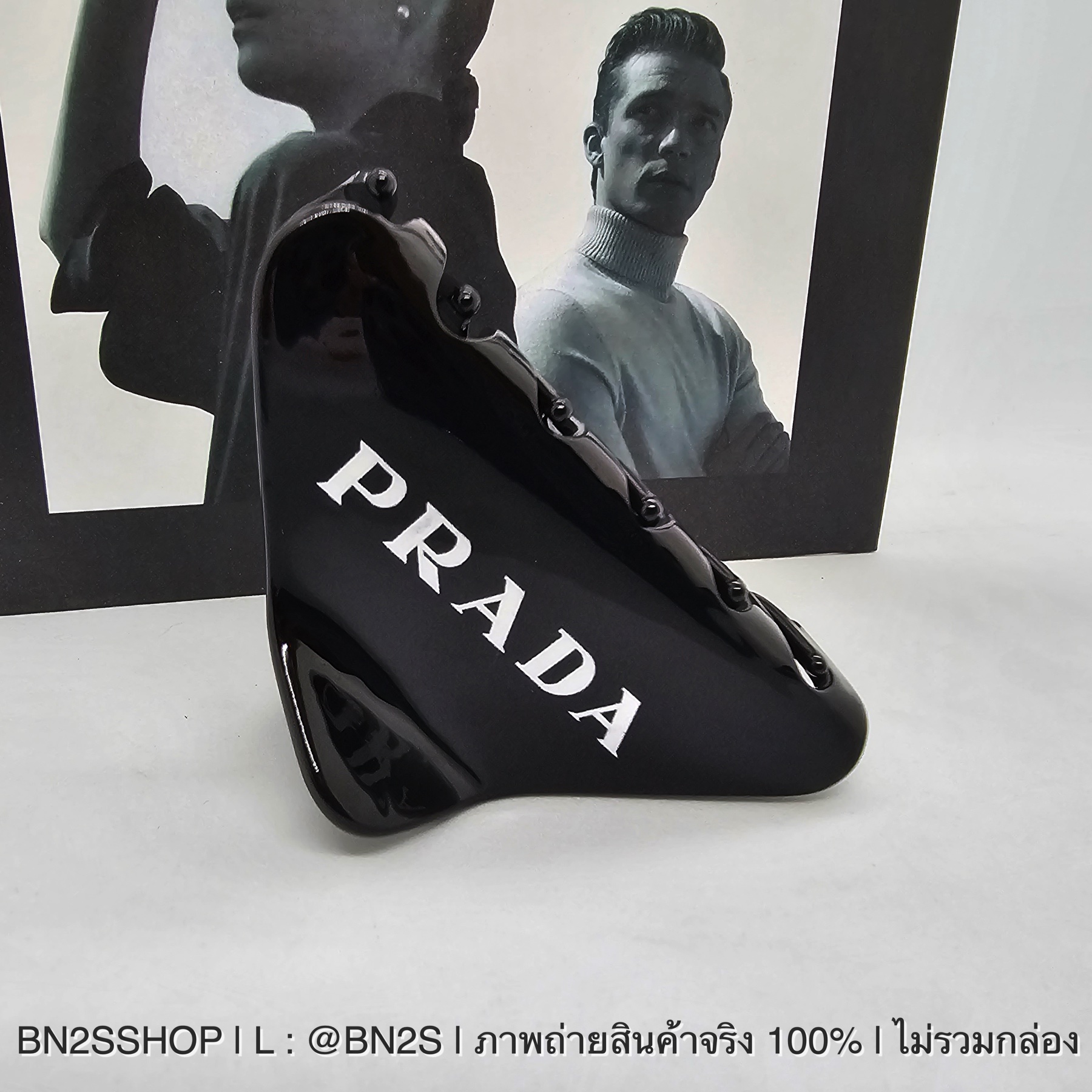 สีดำ | Prada logo-printed triangle hair clip ตัวหนีบเนื้อหนา ที่หนีบผม ปราด้า สกรีนโลโก้ สำเา