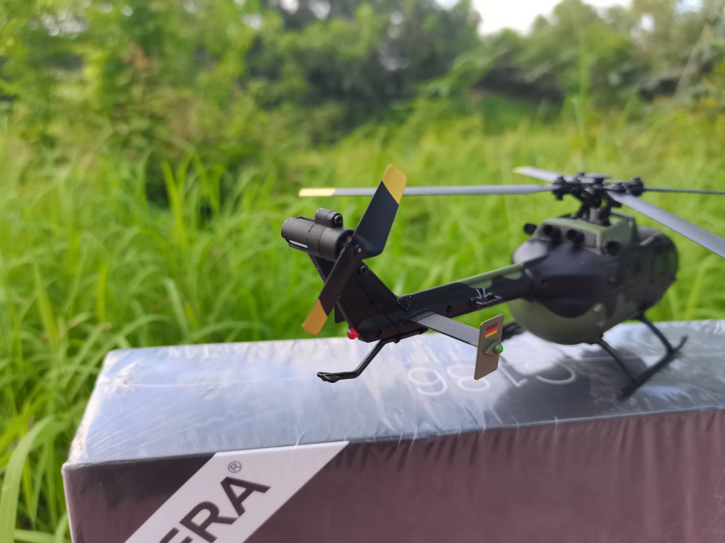 RC ERA C-186 BO106 สเกล 4CH 2.4GHZ 4.เบสลายพรางชุดพร้อมบิน C186 / BO-105 RC Helicopter (RTF) 6-Axis Gyro ชุดพร้อมบิน