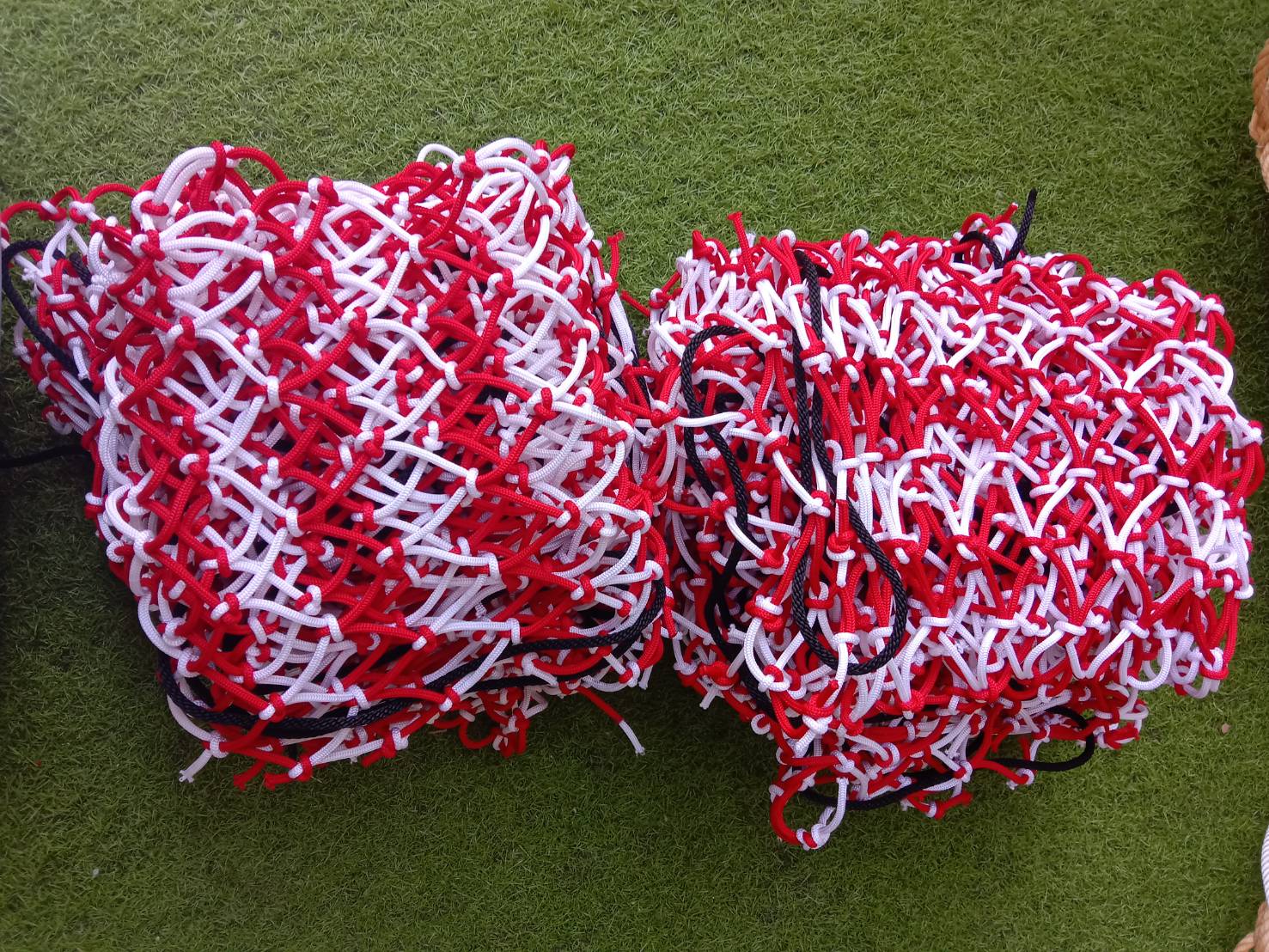 ตาข่ายกันตก ตาข่ายคลุมอ่างปลา ตาข่ายตกแต่ง สวยงาม ตาข่ายถักพร้อมร้อยขอบ จากเชือกพีพี ทำได้หลายขนาด