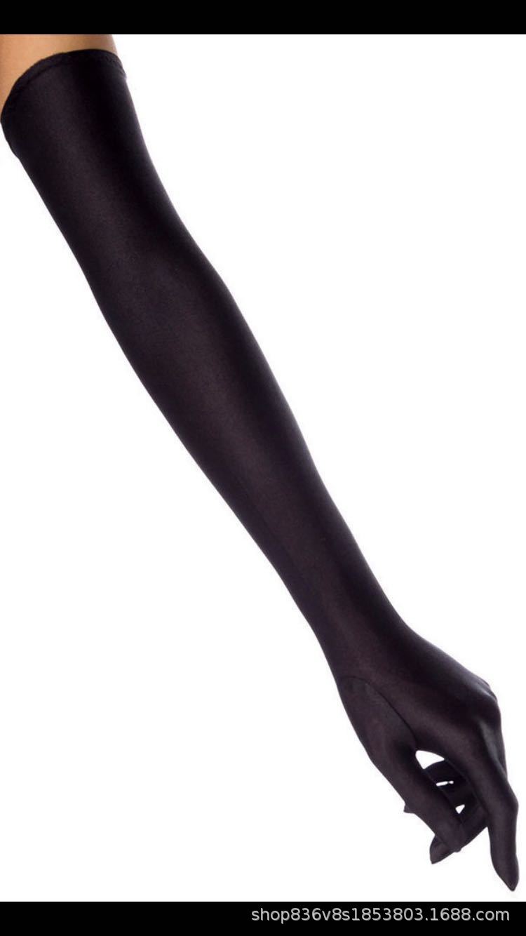 ถุงมือยาวสีดำ ถุงมือยาวเลยศอก ผ้าซานติน ยืดหยุ่นดี ฝามือกว้าง 9,ข้อมือ 8,ต้นแขน10 ซม. ยาว 52 ซม. แนะนำ 8 ขวบขึ้นไปจนถึงผู้ใหญ่