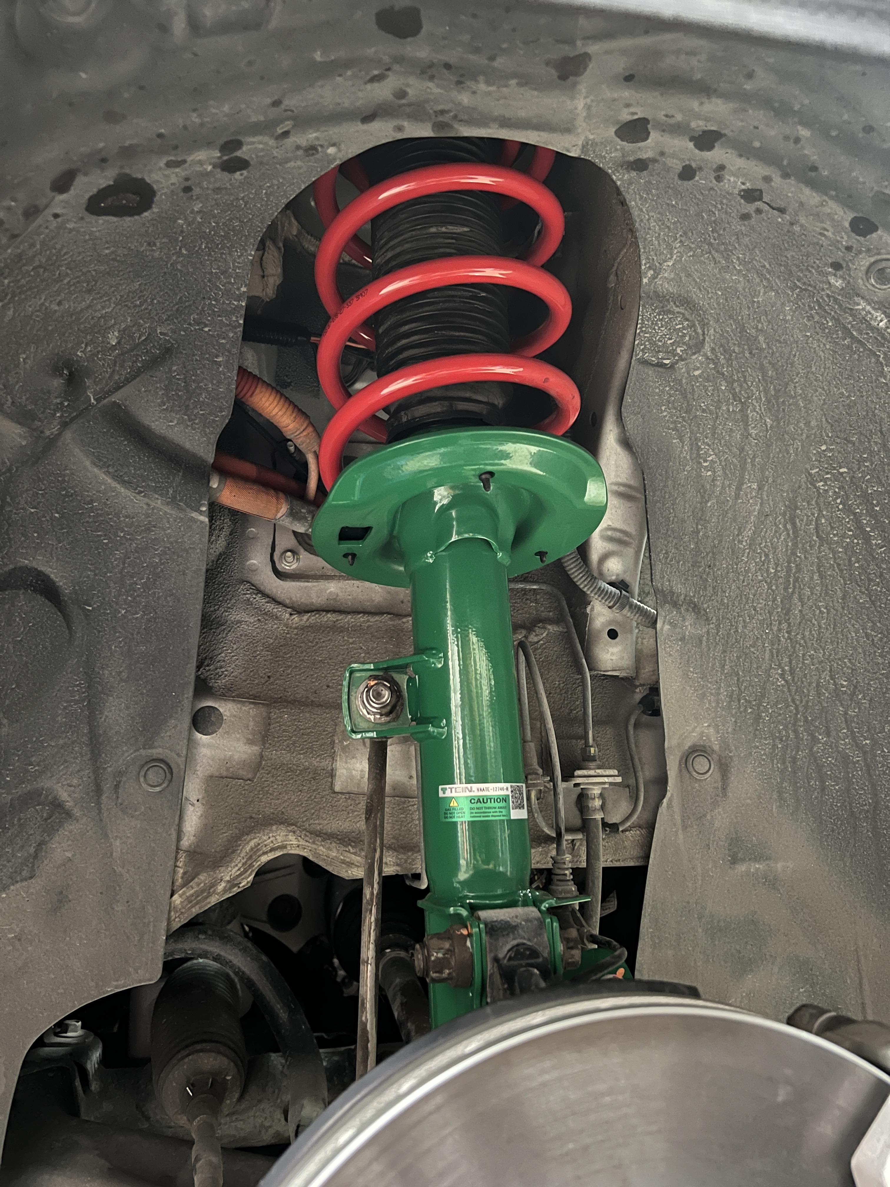 BYD ATTO3 เข้ารับบริการอัพเกรดช่วงล่างเพิ่มความนุ่มนวล ลดอาการย้วยส่าย แบบจบ นุ่ม พรีเมี่ยม เปลี่ยนให้รถน่าใช้งานมากยิ่งขึ้น [+] TEIN ENDURA PRO [+] YSS SPRING SPORT *เพื่อความรวดเร็วในการเข้ารับบริการ แนะนำนัดหมายก่อนครับ 𝙊𝙪𝙧 𝙎𝙚𝙧𝙫𝙞𝙘𝙚 บริการทางร้านเรารับทำอะไรบ้าง 🔧 มียางรถยนต์ทุกยี่ห้อให้เลือกซื้อ 🔧 โช้คอัพ สปริง 🔧 เช็คช่วงล่าง แก้ปัญหาให้ตรงจุด 🔧 ติดตั้งยางแบบไร้รอย 100% 🔧 บริการสลับยาง ตามอายุ 🔧 บริการล้างลิ้นปีกผีเสื้อ 🔧 บริการเช็คระยะรถยนต์ 🔧 เปลี่ยนถ่ายของเหลวทั้งระบบ 🔧 ตั้งศูนย์ด้วยเครื่อง HUNTER นำเข้าจาก USA สอบถามข้อมูลเพิ่มเติม หรือนัดหมายเข้ารับบริการ ☎️ : 08-6569-1915 ☎️ : 08-6544-5963 Line id : @88rw Tiktok : https://www.tiktok.com/@88rwycrr Youtube : https://youtube.com/@88rw Facebook : https://www.facebook.com/88rwtire Location : https://goo.gl/maps/HrNUAZXPN94KvxZ98?coh=178573&entry=tt #รถยนต์มีปัญหาไม่รู้ต้องแก้ตรงไหน ทางเรายินดี ตรวจหาปัญหาและหาวิธีแก้ บอกลูกค้าก่อนลงมือทำเสมอราคาเป็นธรรมไม่เอาเปรียบ สบายใจคุณลูกค้า ร้านยางเจริญรุ่งเรือง ยินดีต้อนรับครับ