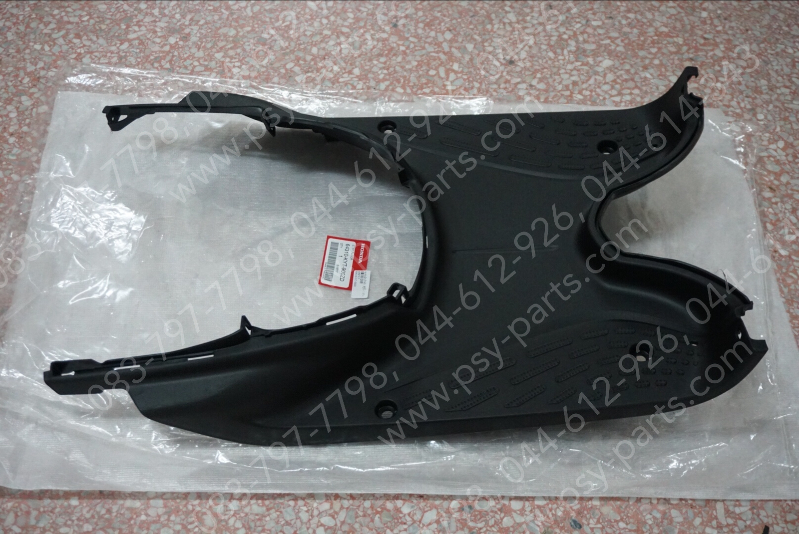 แผงรองพักเท้าหน้า SCOOPY-I แท้ๆ สีดำ 64310-KYT-900ZD