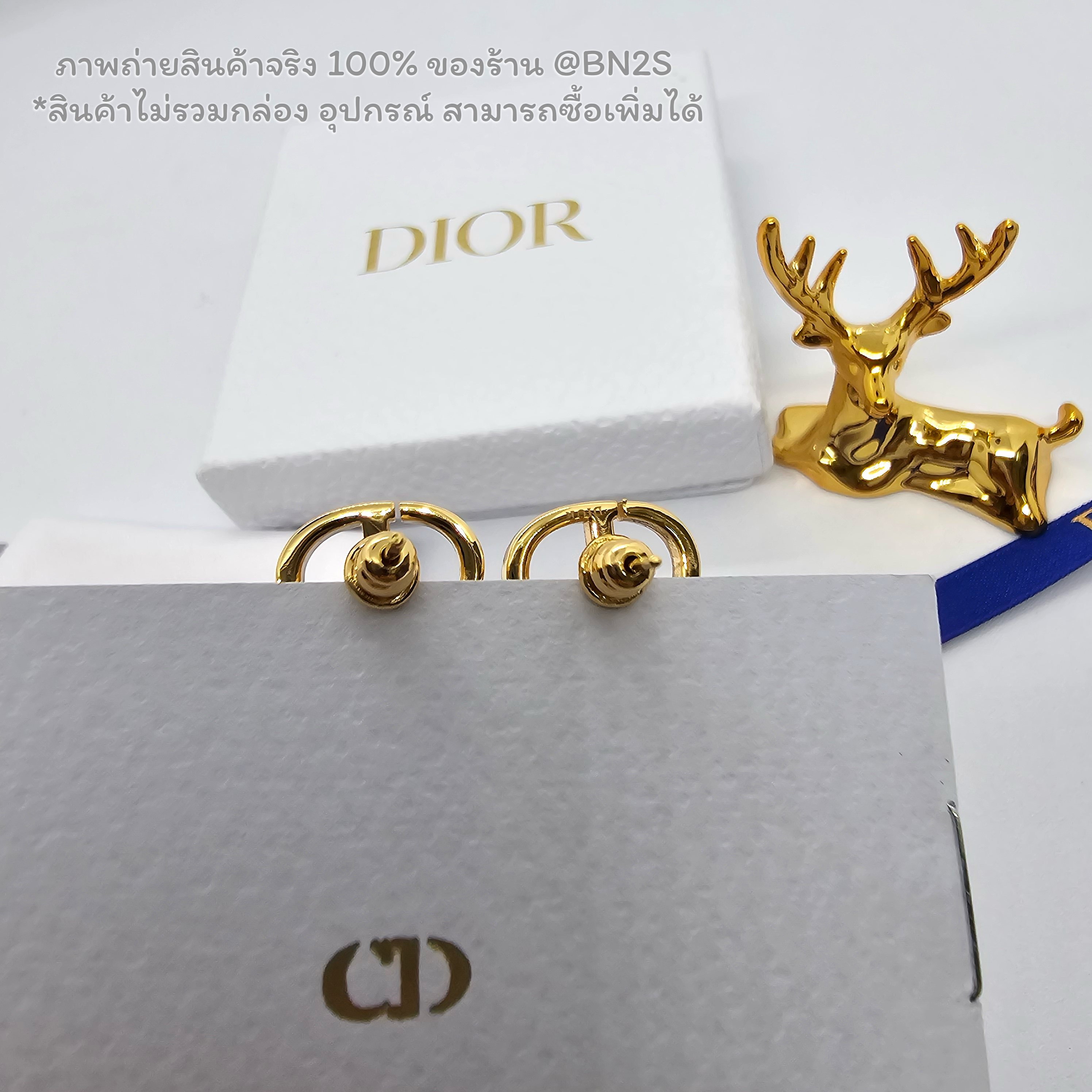 [ออริ] Dior Navy Stud Earrings มาใหม่ต่างหูสตั๊ด อะไหล่ทองปัดเงา ตัวงานปั๊มโลโก้ งานสวยใส่ได้นาน พร้อมส่งในไทย มีถุงกระดาษ ซองซิปล็อคให้