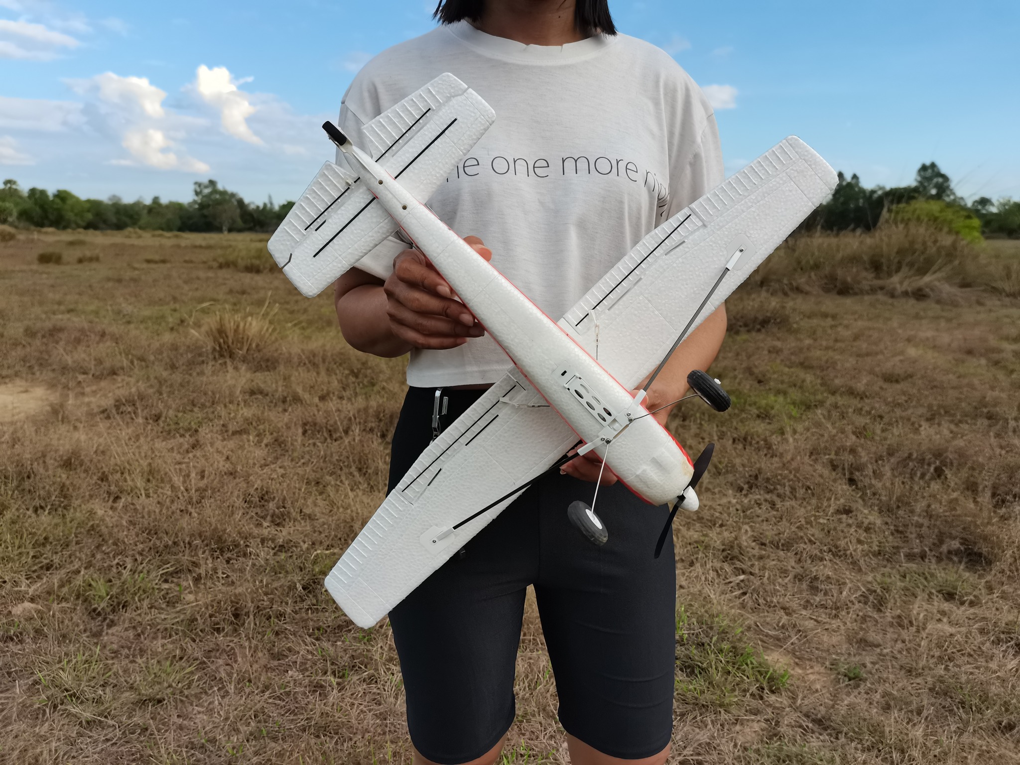 เครื่องบินบังคับวิทยุ Eachine mini cessna182-4Ch 2.4GHZ สินค้าชุดพร้อมเล่น