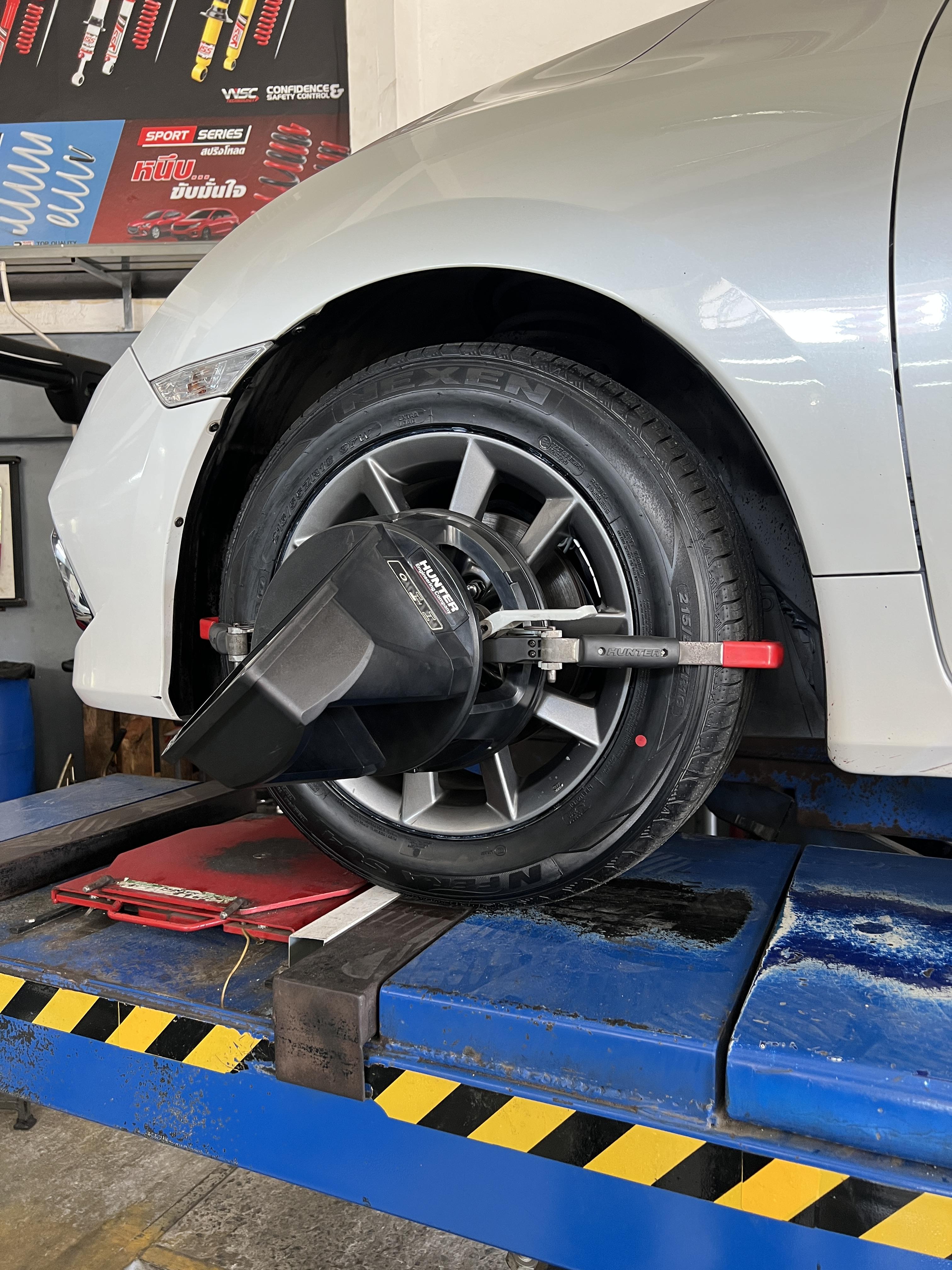 HONDA CIVIC FC เข้ารับบริการเปลี่ยนยางรถยนต์ [+] NEXEN SU4 215/55R16 #ถ่ายให้เป๊ะแชร์ให้ปังกับยางNexen #เส้นต่อไปใช้เน็กเซ็น #nexentirethailand #nexentire #ยางรถยนต์ *เฉาพาะ NEXEN Pirelli ประกันยาง 1 ปี หรือ 25,000 กม. บาด บวม เบียด แตก ระเบิด เปลี่ยนเส้นใหม่ ครับ *เพื่อความรวดเร็วนัดหมายก่อนเข้ารับบริการครับ 𝙊𝙪𝙧 𝙎𝙚𝙧𝙫𝙞𝙘𝙚 บริการทางร้านเรารับทำอะไรบ้าง 👉มียางรถยนต์ทุกยี่ห้อให้เลือกซื้อ 👉โช้คอัพ สปริง 👉เช็คช่วงล่าง แก้ปัญหาให้ตรงจุด 👉ติดตั้งยางแบบไร้รอย 100% 👉บริการสลับยาง ตามอายุ 👉บริการล้างลิ้นปีกผีเสื้อ 👉บริการเช็คระยะรถยนต์ 👉เปลี่ยนถ่ายของเหลวทั้งระบบ 👉ตั้งศูนย์ด้วยเครื่อง HUNTER นำเข้าจาก USA สอบถามข้อมูลเพิ่มเติม หรือนัดหมายเข้ารับบริการ ☎️ : 08-6569-1915 ☎️ : 08-6544-5963 Line id : @88rw Facebook : https://www.facebook.com/88rwtire Location : https://goo.gl/maps/HrNUAZXPN94KvxZ98? #รถยนต์มีปัญหาไม่รู้ต้องแก้ตรงไหน ทางเรายินดี ตรวจหาปัญหาและหาวิธีแก้ บอกลูกค้าก่อนลงมือทำเสมอราคาเป็นธรรม #nexentires