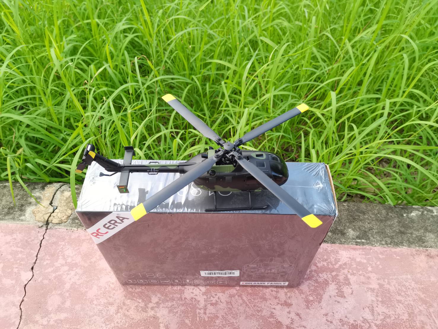RC ERA C-186 BO106 สเกล 4CH 2.4GHZ 4.เบสลายพรางชุดพร้อมบิน C186 / BO-105 RC Helicopter (RTF) 6-Axis Gyro ชุดพร้อมบิน