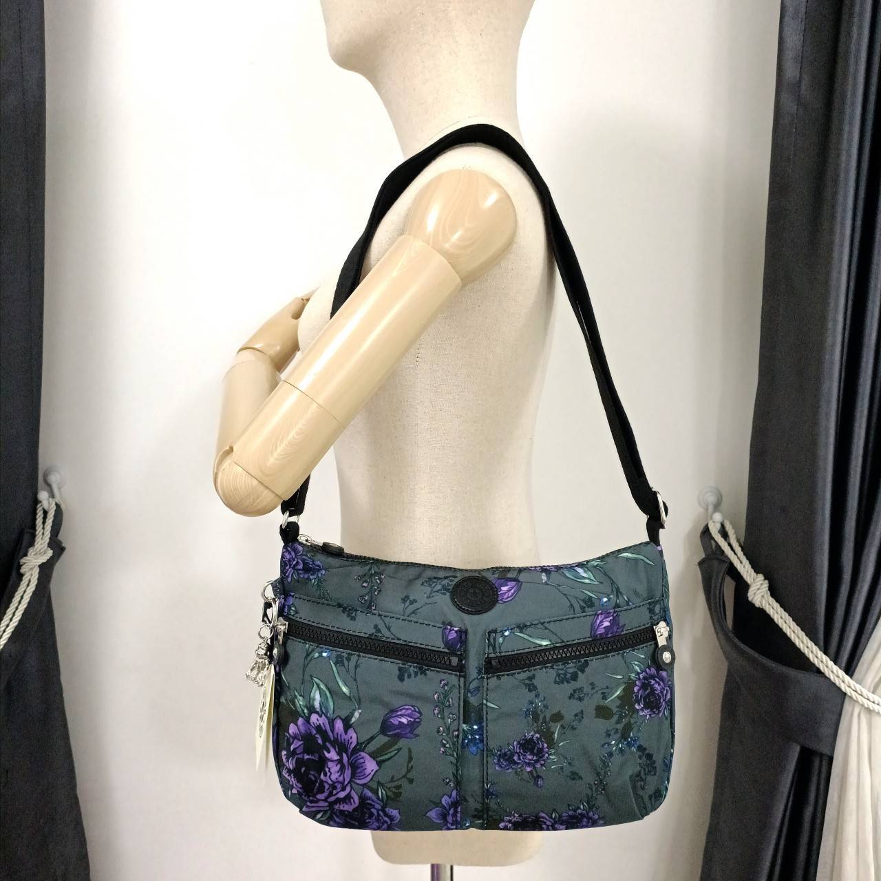 กระเป๋าคิปลิ้ง KIPLING กระเป๋าสะพายข้าง รุ่น Izellah